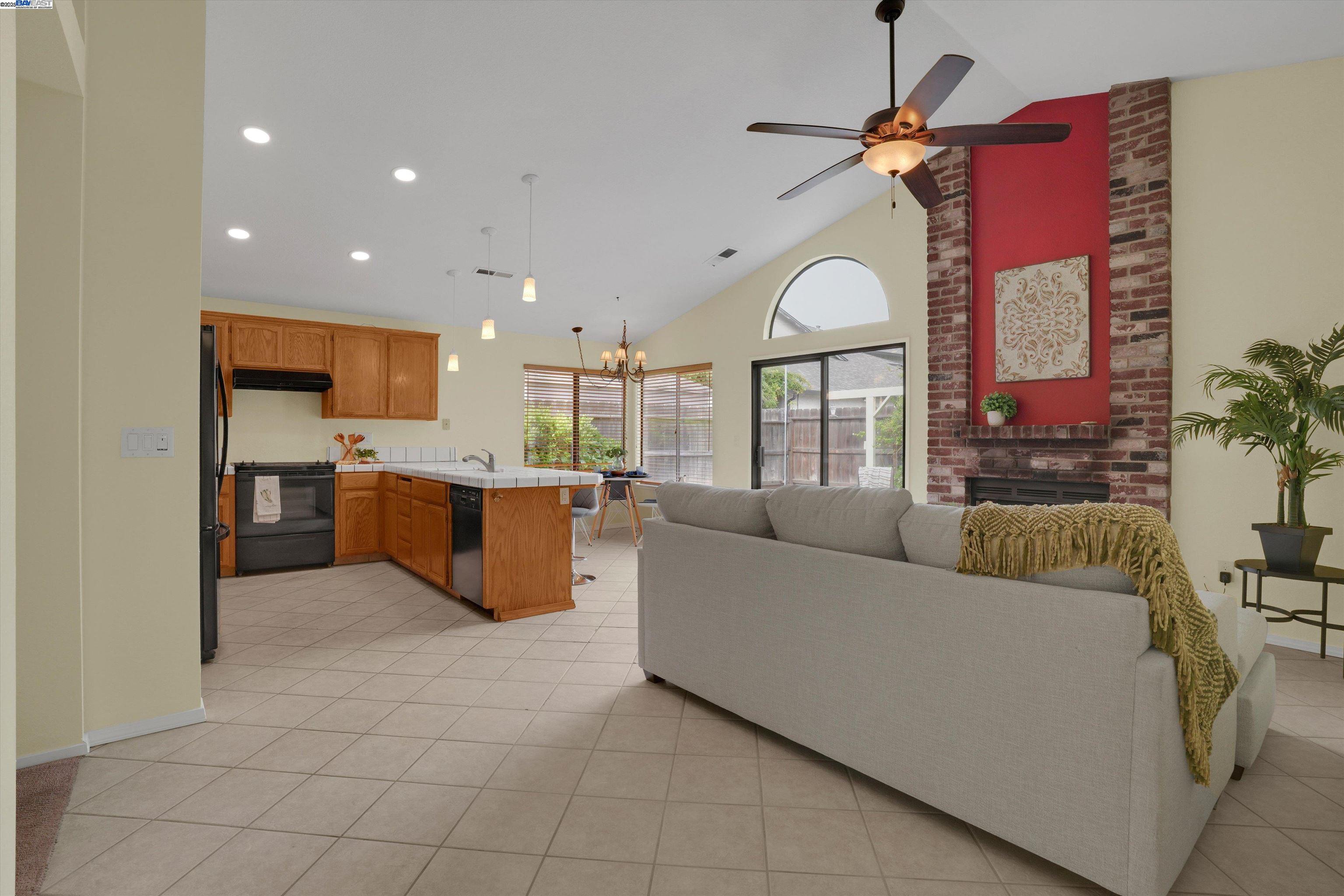Detail Gallery Image 15 of 35 For 4012 Godfrey Dr, Salida,  CA 95368 - 4 Beds | 2 Baths