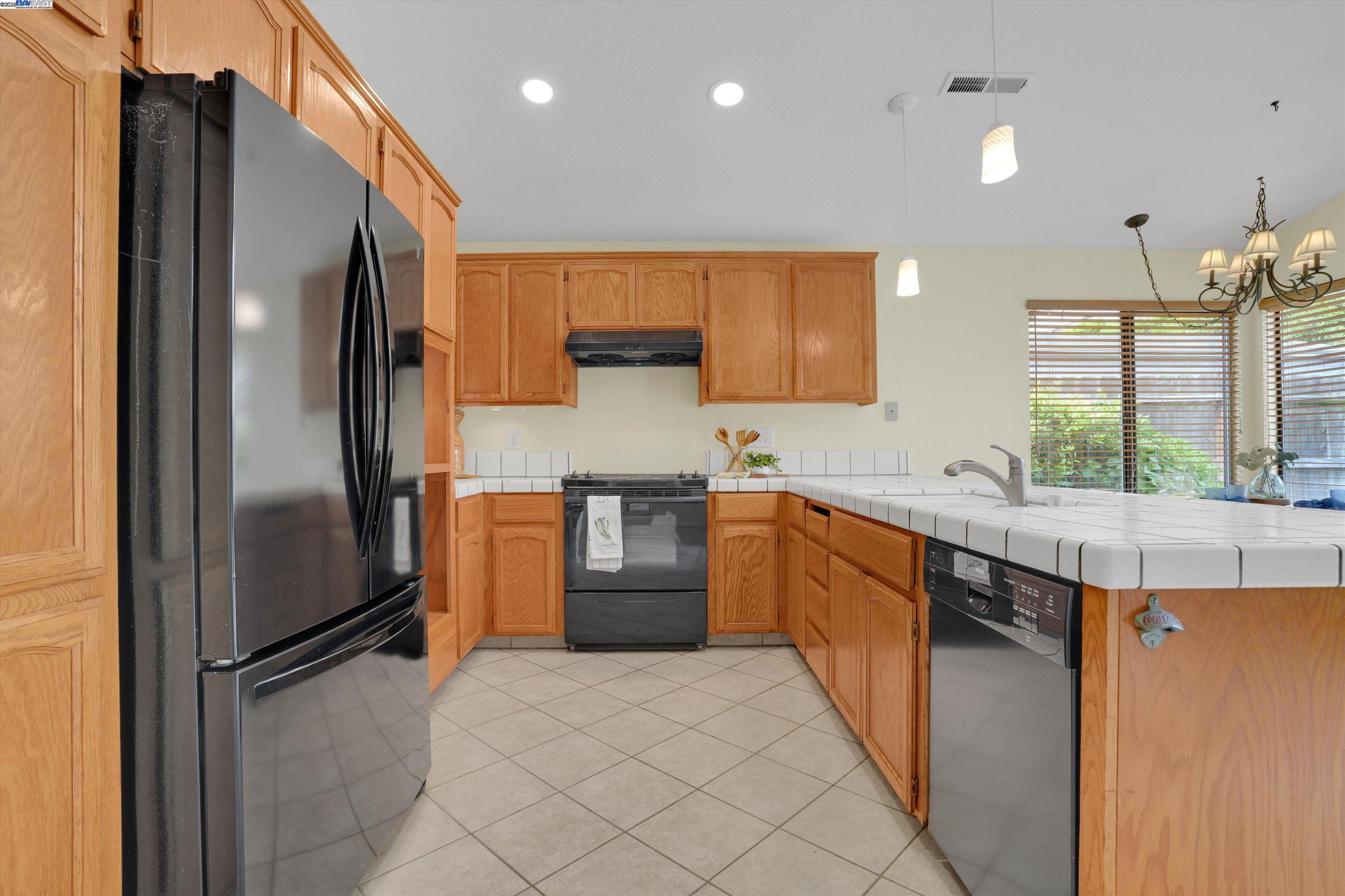 Detail Gallery Image 17 of 35 For 4012 Godfrey Dr, Salida,  CA 95368 - 4 Beds | 2 Baths