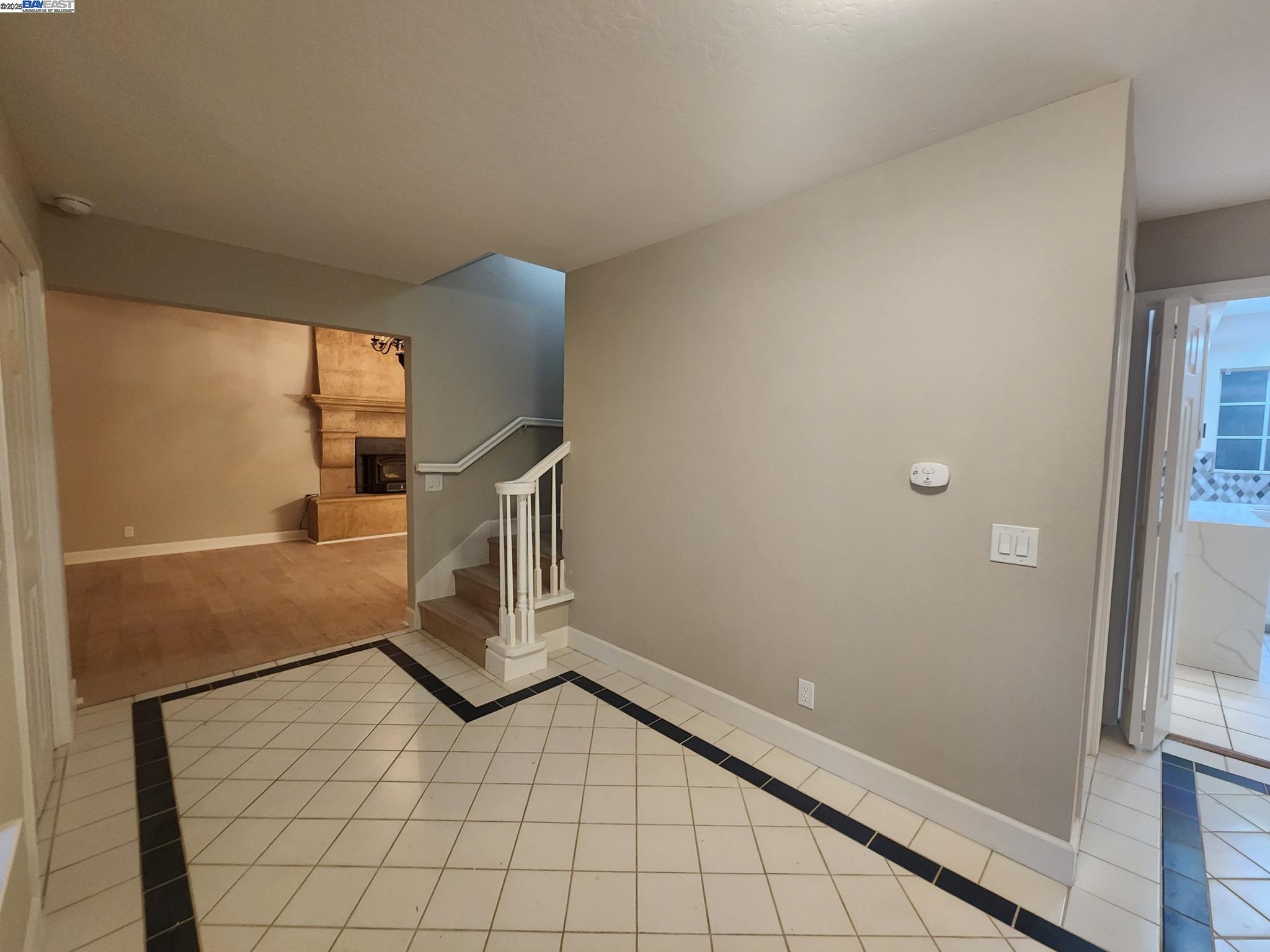 Detail Gallery Image 3 of 23 For 1768 Green Valley Rd, Danville,  CA 94526 - 4 Beds | 2/1 Baths