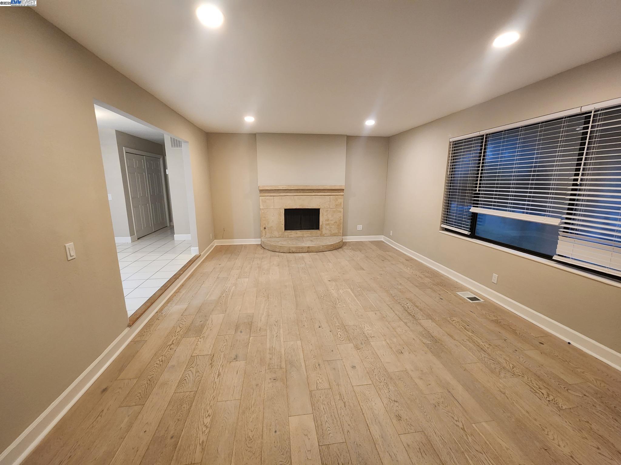 Detail Gallery Image 6 of 23 For 1768 Green Valley Rd, Danville,  CA 94526 - 4 Beds | 2/1 Baths