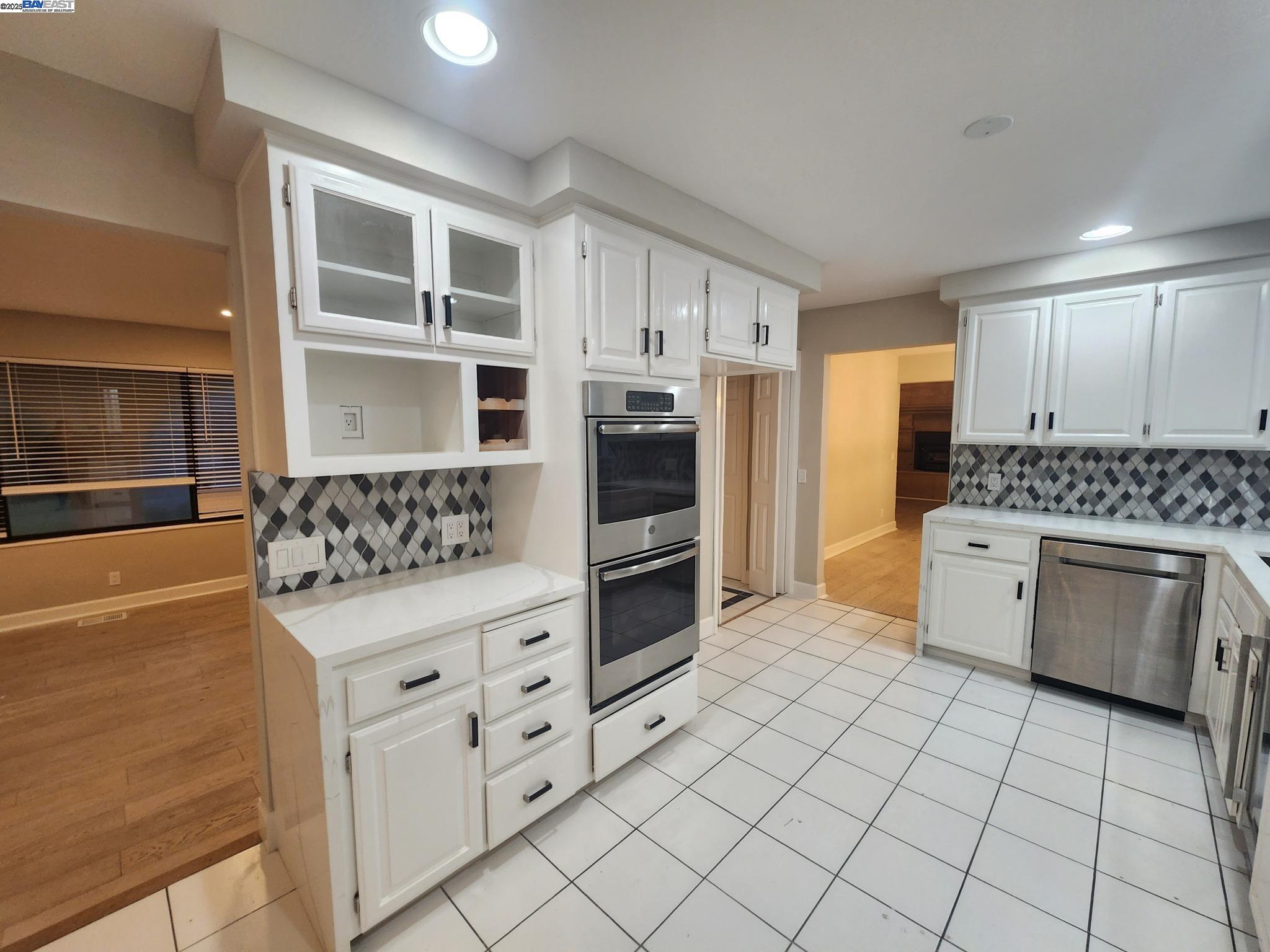 Detail Gallery Image 9 of 23 For 1768 Green Valley Rd, Danville,  CA 94526 - 4 Beds | 2/1 Baths