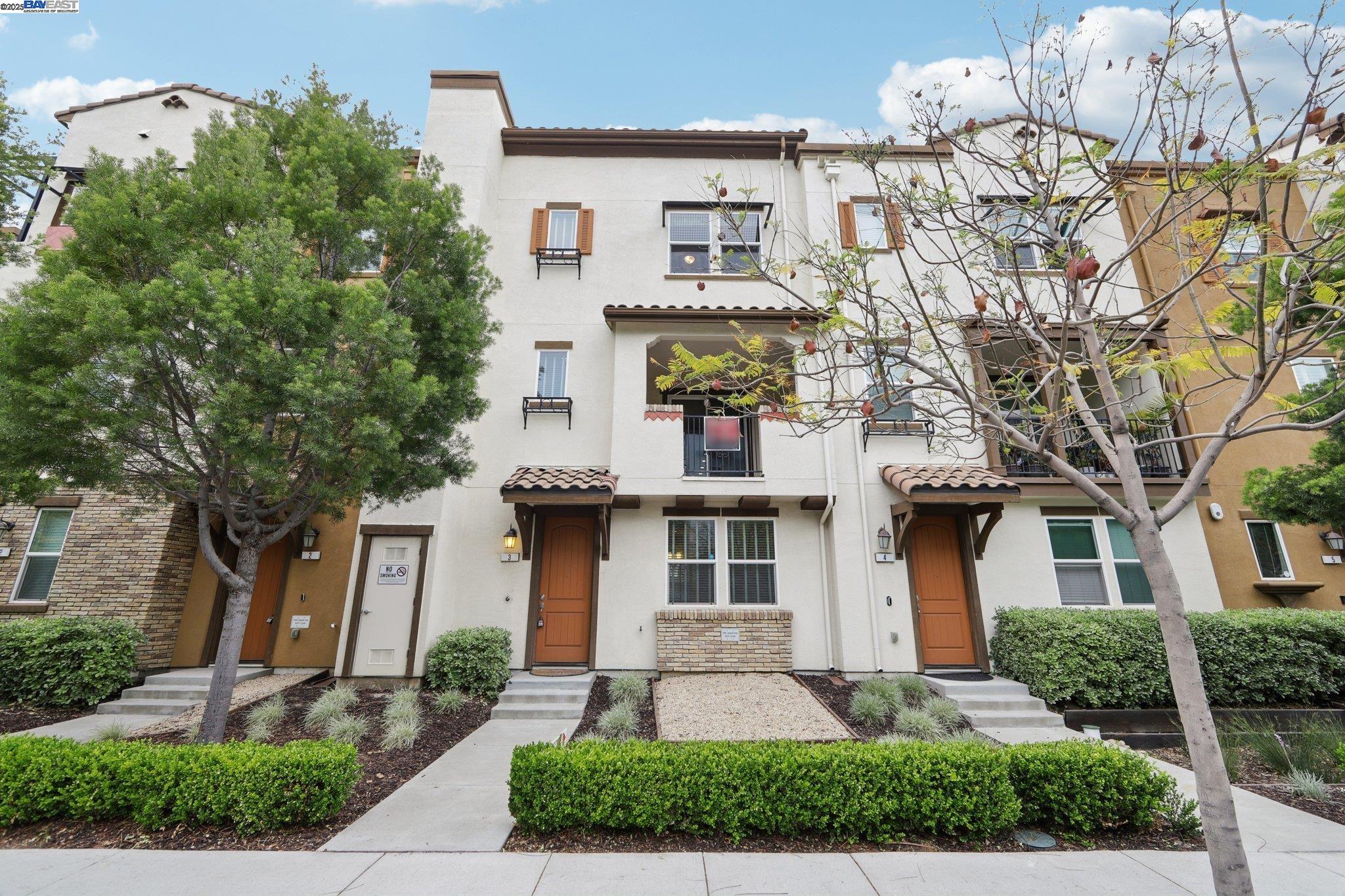 Detail Gallery Image 1 of 1 For 73 Montecito Vista Dr #3,  San Jose,  CA 95111 - 3 Beds | 3/1 Baths