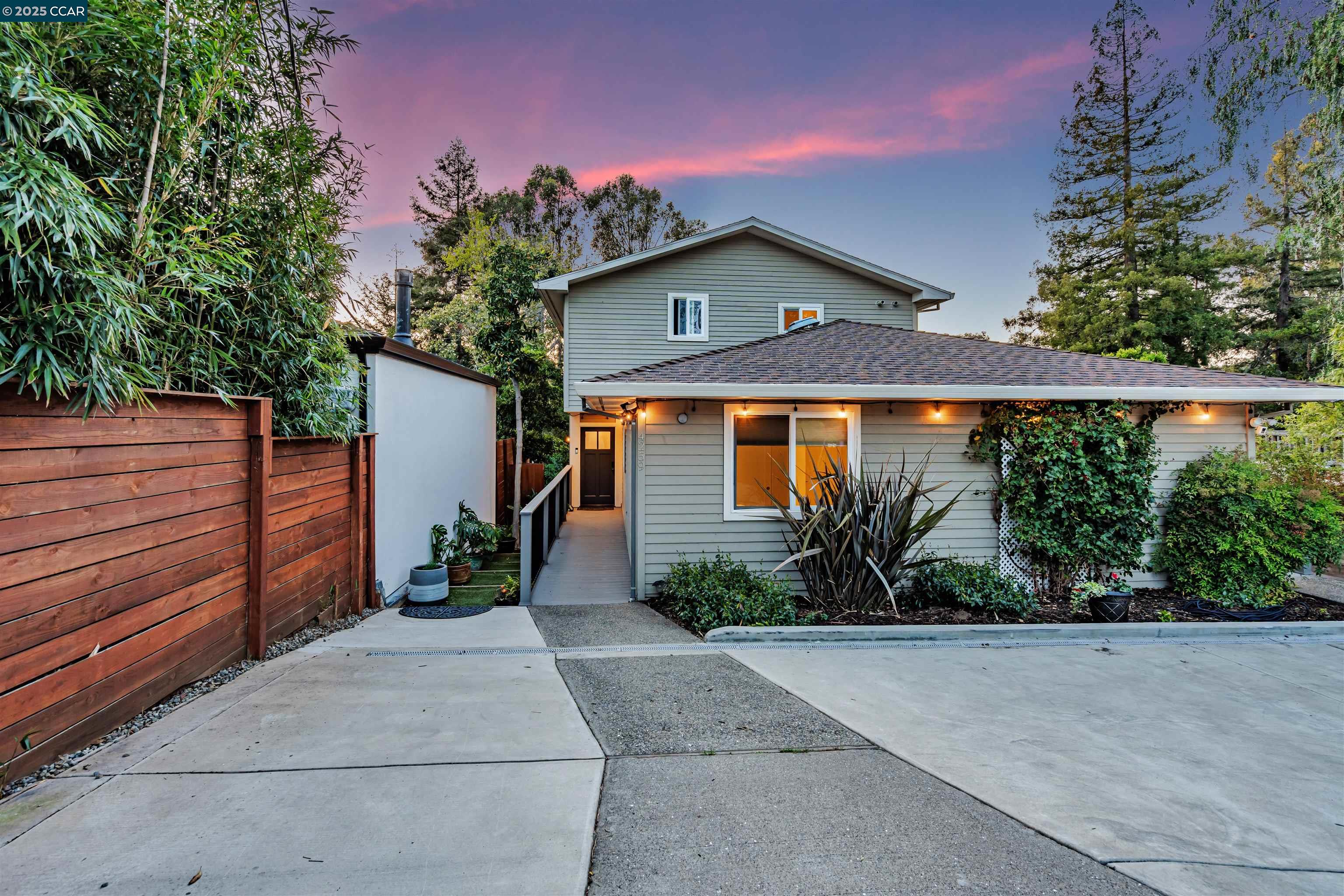 4259 Knoll Avenue, Oakland, California 94619, 5 Bedrooms Bedrooms, 10 Rooms Rooms,3 BathroomsBathrooms,Residential,For Sale,4259 Knoll Avenue,41095010