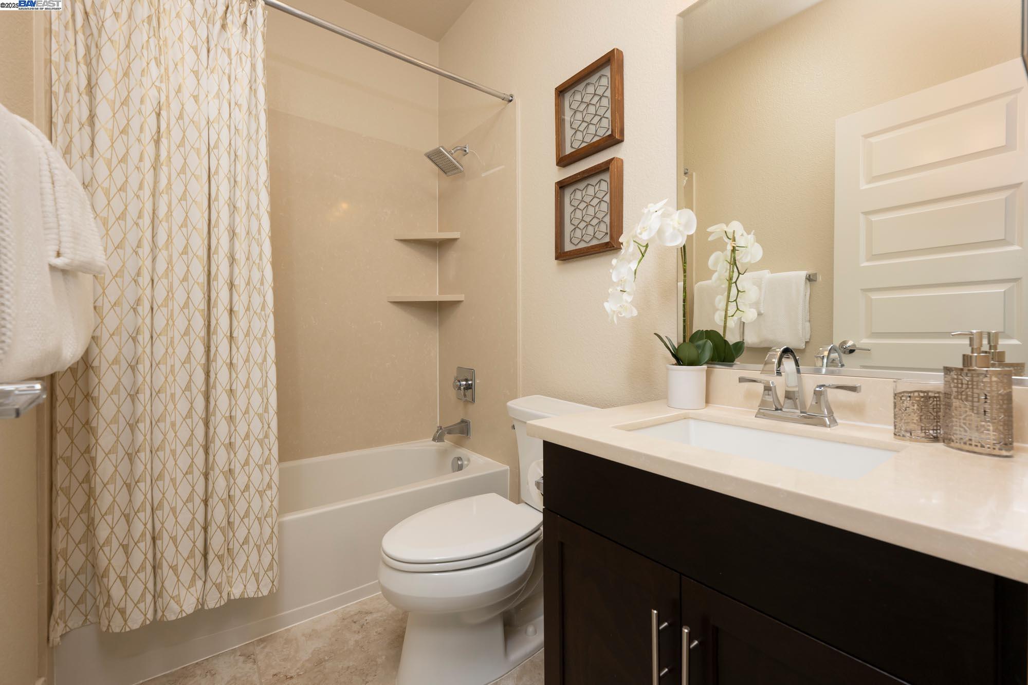 Detail Gallery Image 12 of 28 For 2835 Alvarado Ave, San Mateo,  CA 94403 - 2 Beds | 2/1 Baths