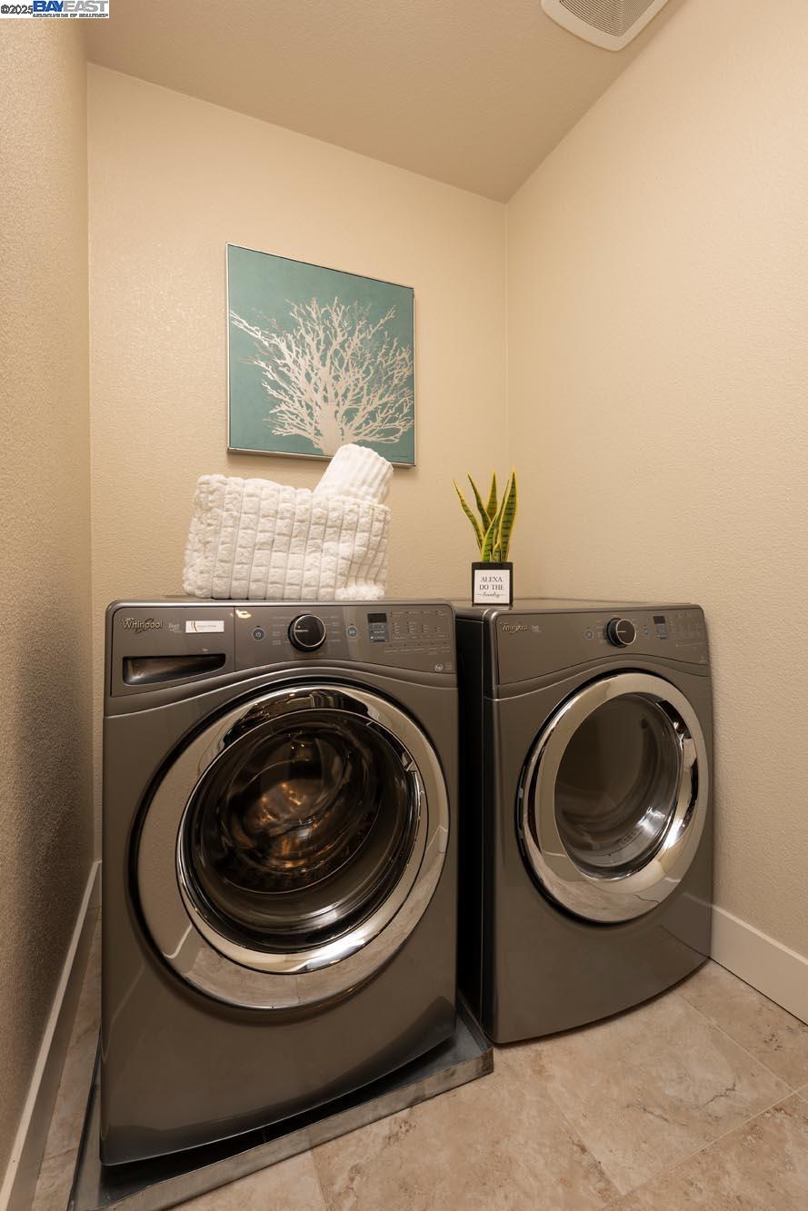 Detail Gallery Image 15 of 28 For 2835 Alvarado Ave, San Mateo,  CA 94403 - 2 Beds | 2/1 Baths