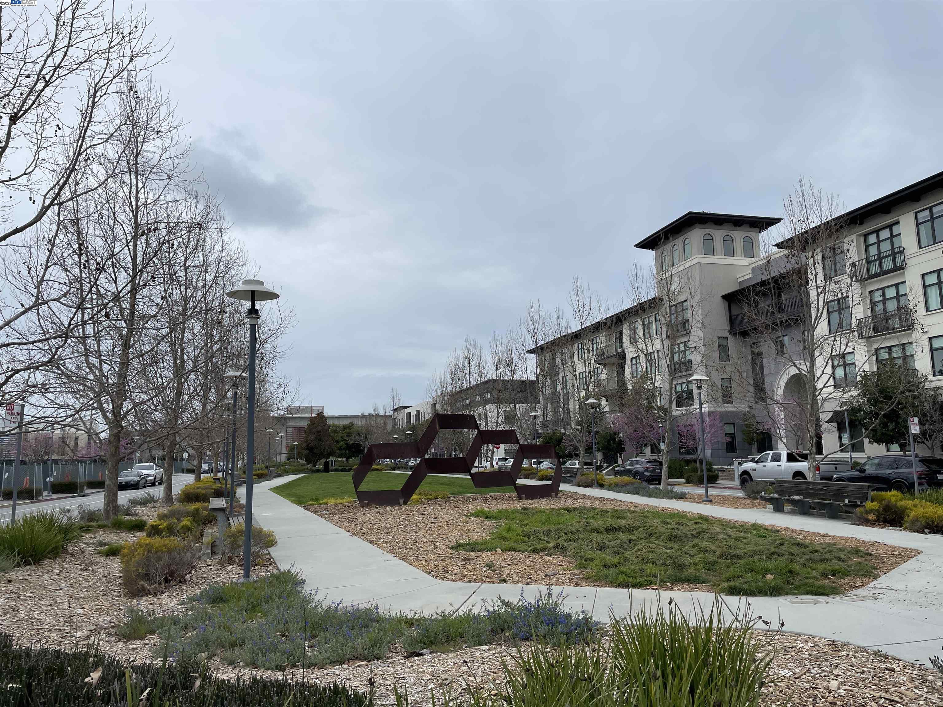 Detail Gallery Image 19 of 28 For 2835 Alvarado Ave, San Mateo,  CA 94403 - 2 Beds | 2/1 Baths
