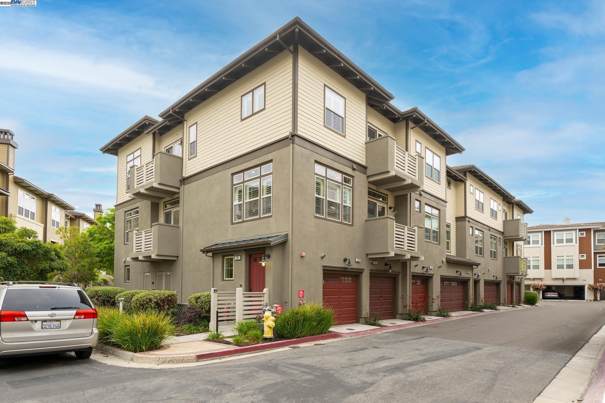 Detail Gallery Image 5 of 28 For 2835 Alvarado Ave, San Mateo,  CA 94403 - 2 Beds | 2/1 Baths