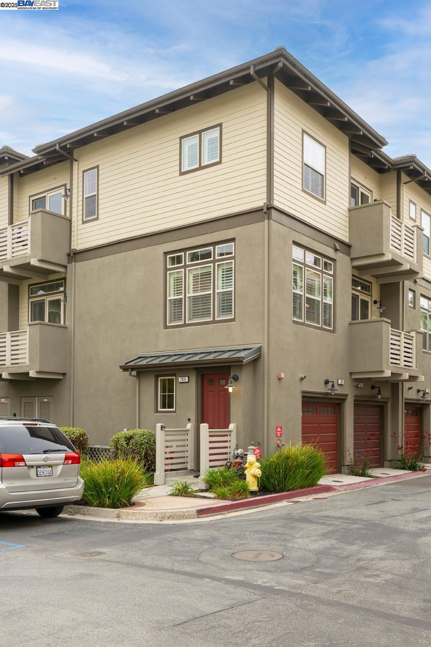 Detail Gallery Image 6 of 28 For 2835 Alvarado Ave, San Mateo,  CA 94403 - 2 Beds | 2/1 Baths