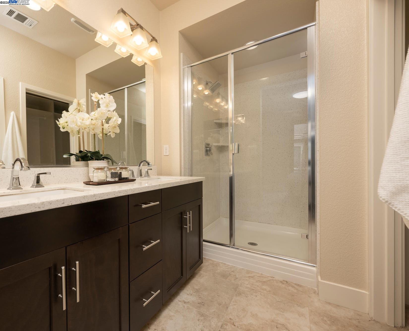 Detail Gallery Image 10 of 28 For 2835 Alvarado Ave, San Mateo,  CA 94403 - 2 Beds | 2/1 Baths
