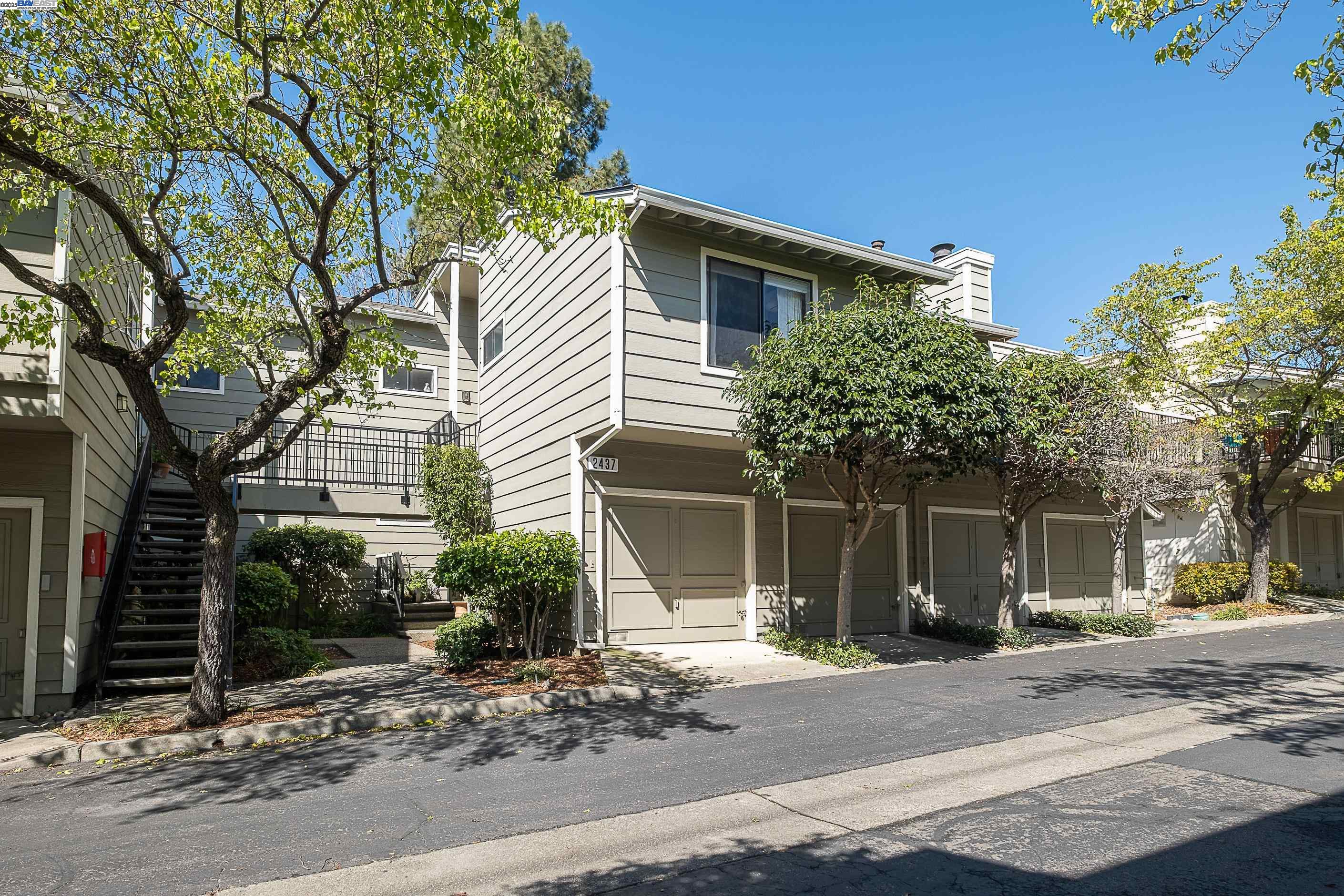 More Details about MLS # 41095014 : 2437 SEBASTOPOL LN # 3