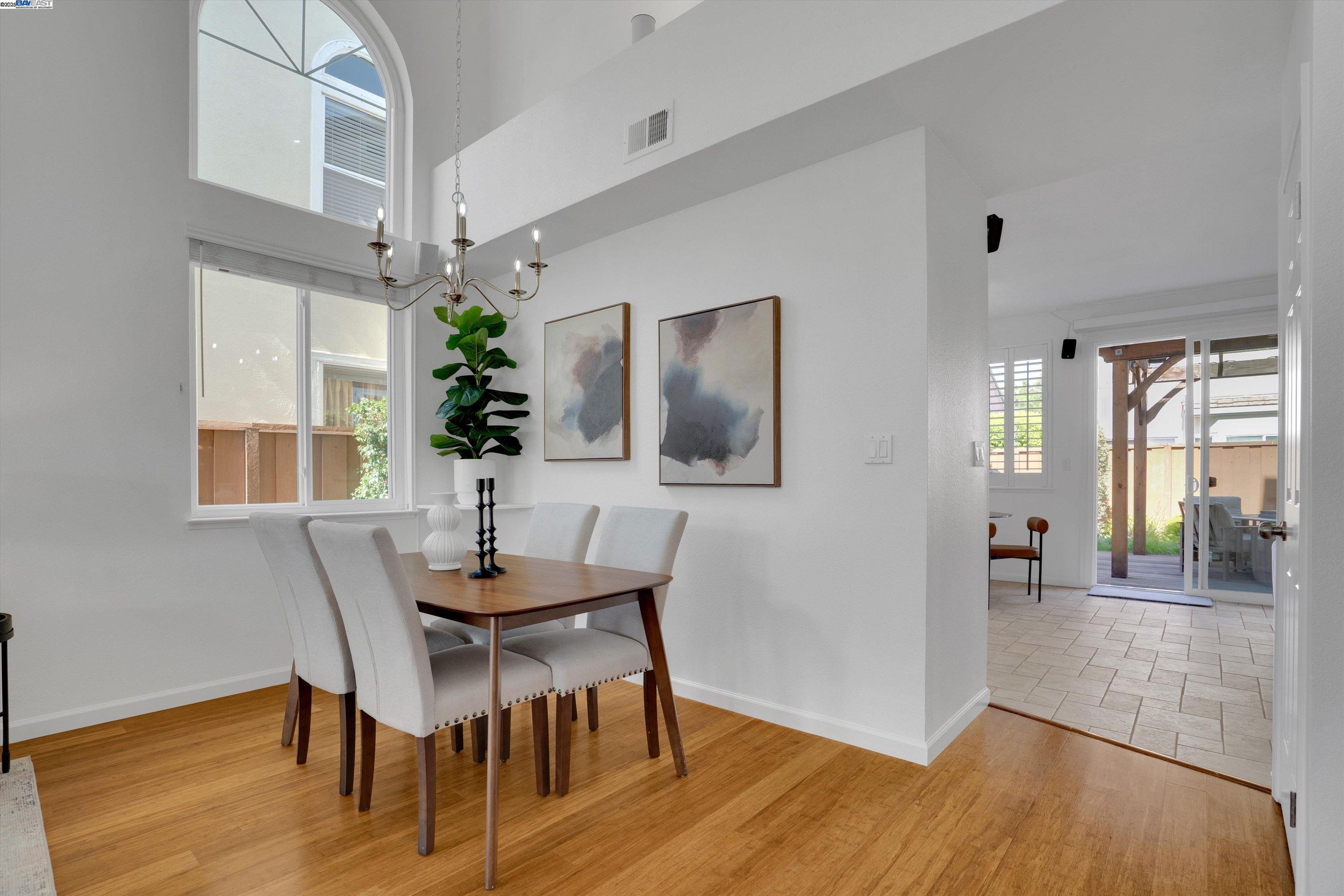 Detail Gallery Image 12 of 45 For 1166 Seaside Way, Milpitas,  CA 95035 - 4 Beds | 3 Baths