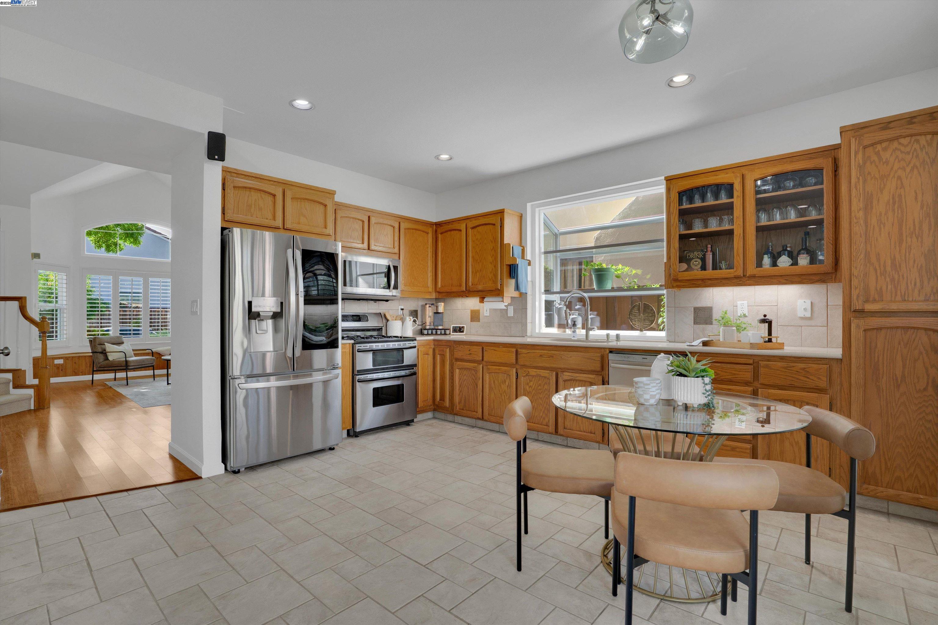 Detail Gallery Image 15 of 45 For 1166 Seaside Way, Milpitas,  CA 95035 - 4 Beds | 3 Baths