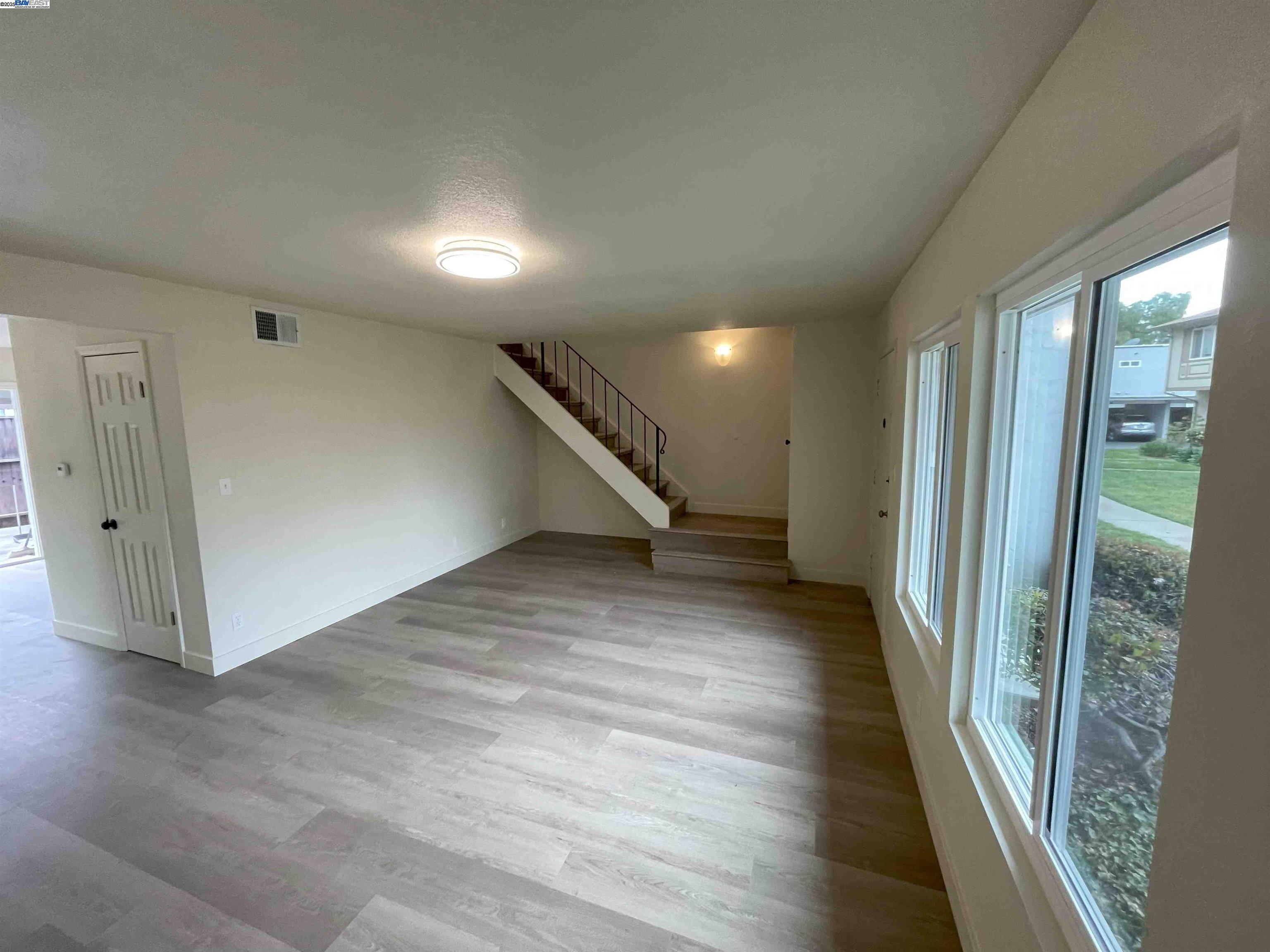 Detail Gallery Image 4 of 32 For 34552 Nantucket Cmn, Fremont,  CA 94555 - 4 Beds | 2/1 Baths