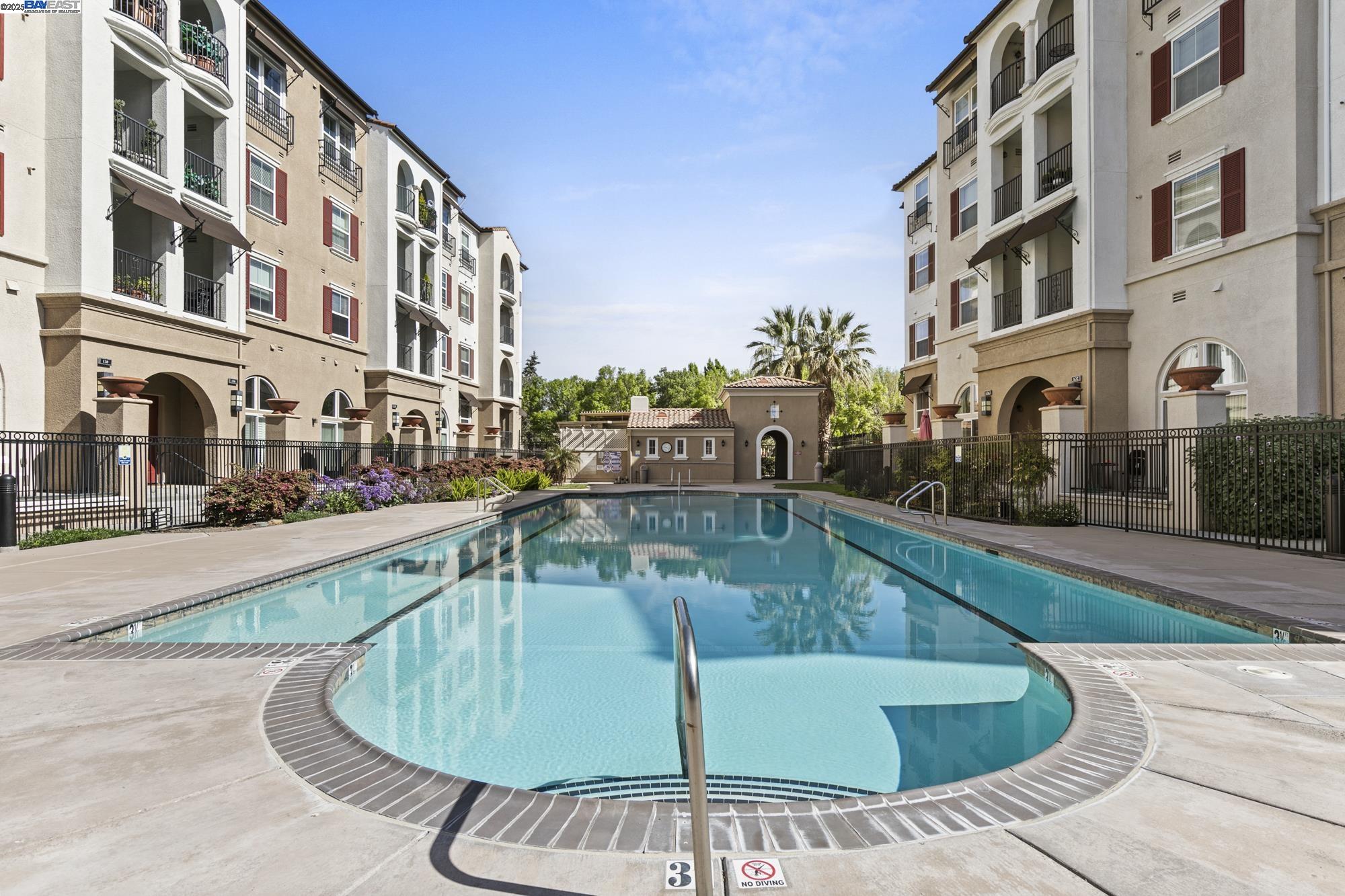 Detail Gallery Image 24 of 37 For 3275 Dublin Blvd #222,  Dublin,  CA 94568 - 2 Beds | 2 Baths