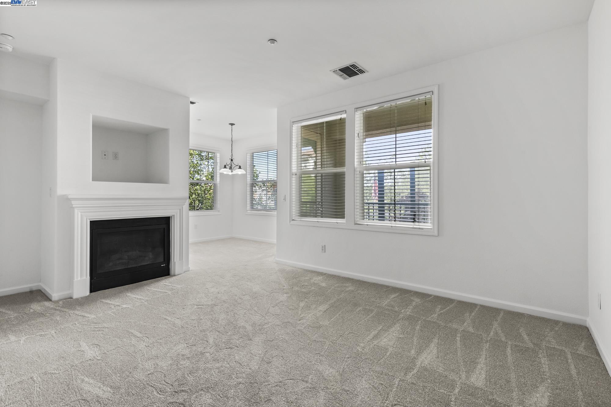 Detail Gallery Image 5 of 37 For 3275 Dublin Blvd #222,  Dublin,  CA 94568 - 2 Beds | 2 Baths