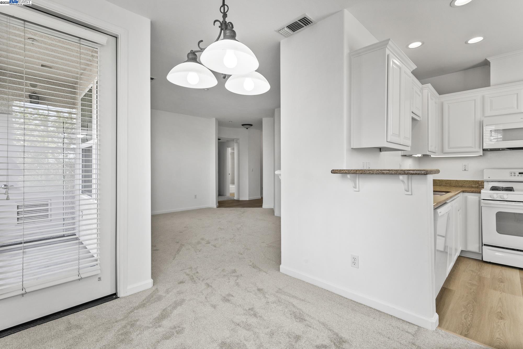 Detail Gallery Image 6 of 37 For 3275 Dublin Blvd #222,  Dublin,  CA 94568 - 2 Beds | 2 Baths