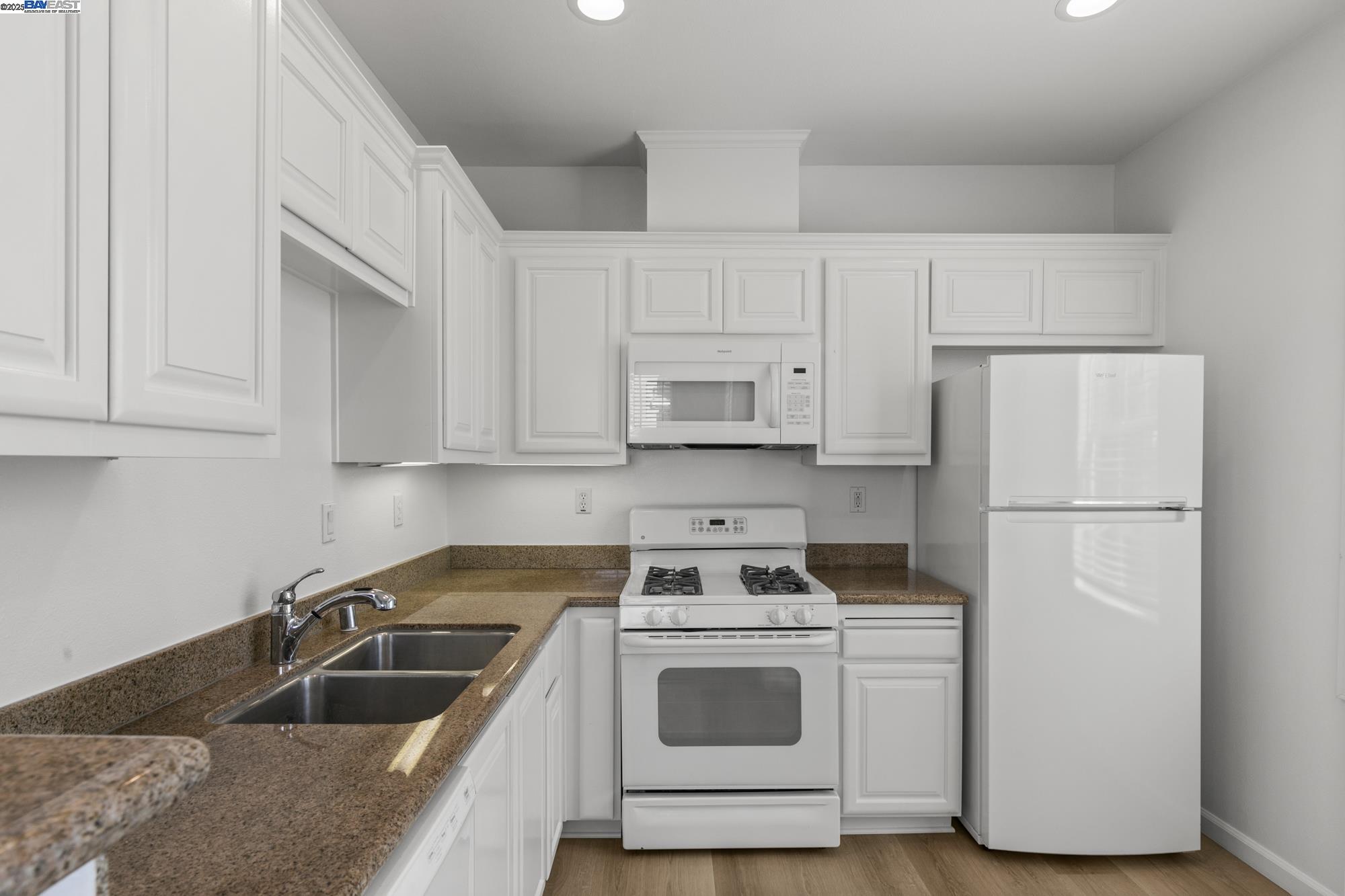 Detail Gallery Image 9 of 37 For 3275 Dublin Blvd #222,  Dublin,  CA 94568 - 2 Beds | 2 Baths