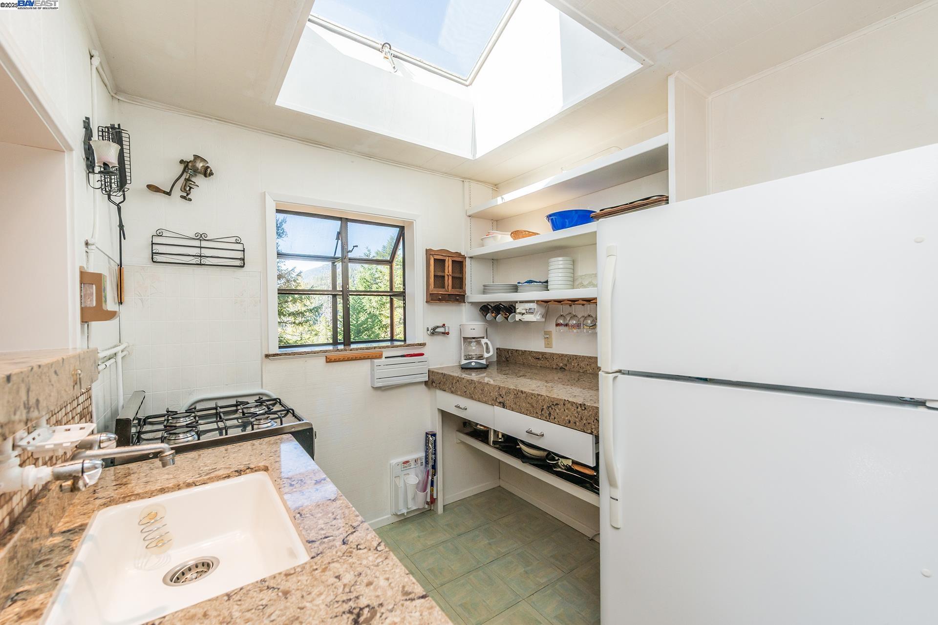 Detail Gallery Image 19 of 58 For 8341 East Side Rd, Trinity Center,  CA 96091 - 3 Beds | 3 Baths