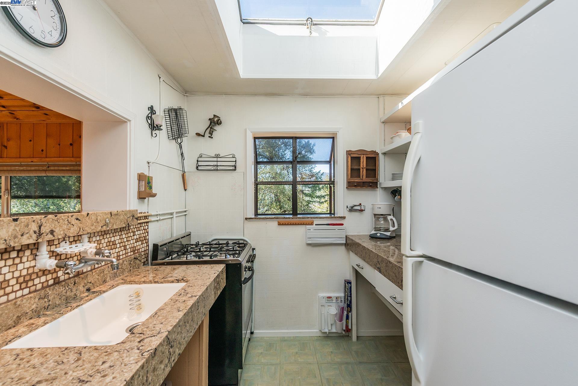 Detail Gallery Image 20 of 58 For 8341 East Side Rd, Trinity Center,  CA 96091 - 3 Beds | 3 Baths