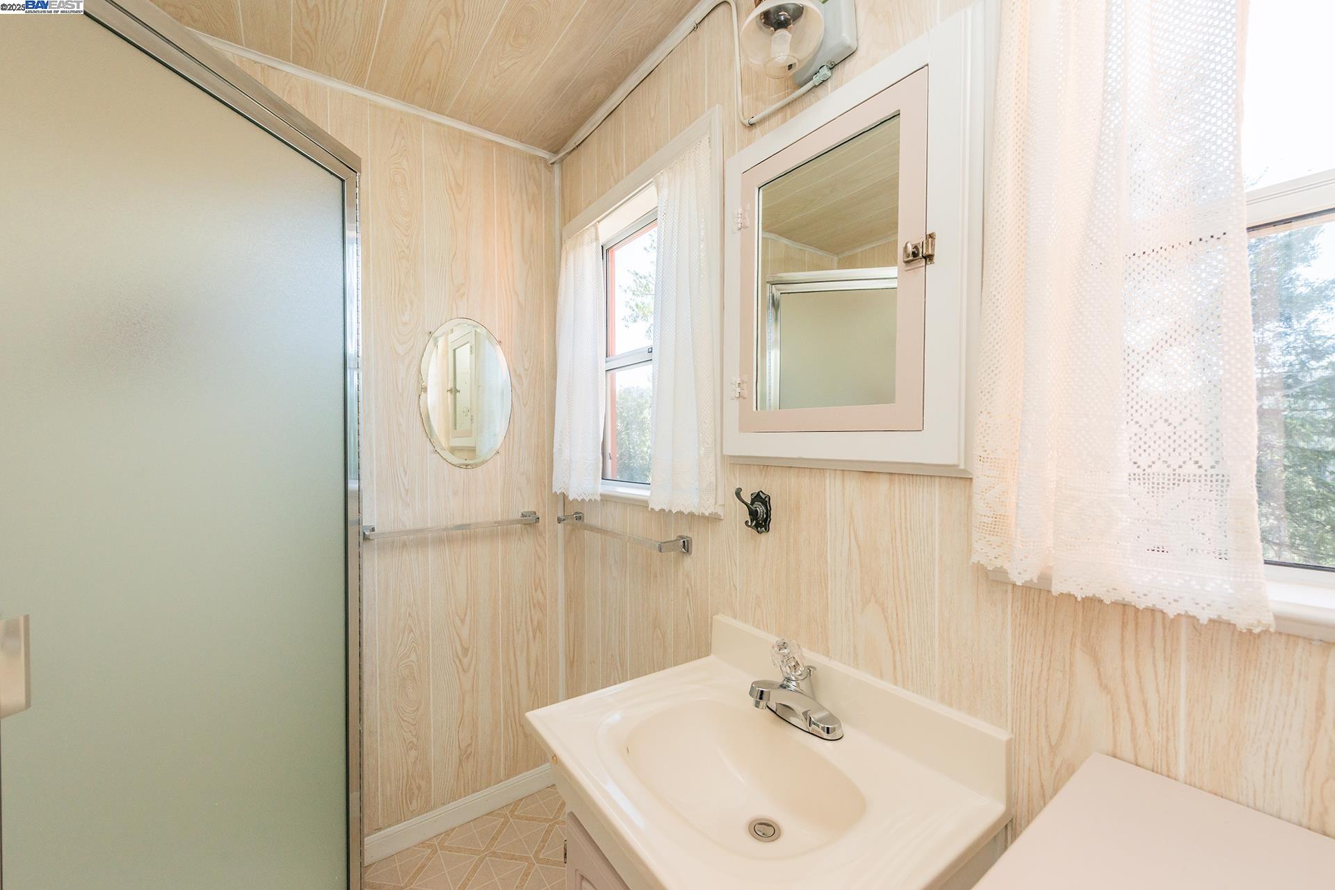 Detail Gallery Image 24 of 58 For 8341 East Side Rd, Trinity Center,  CA 96091 - 3 Beds | 3 Baths