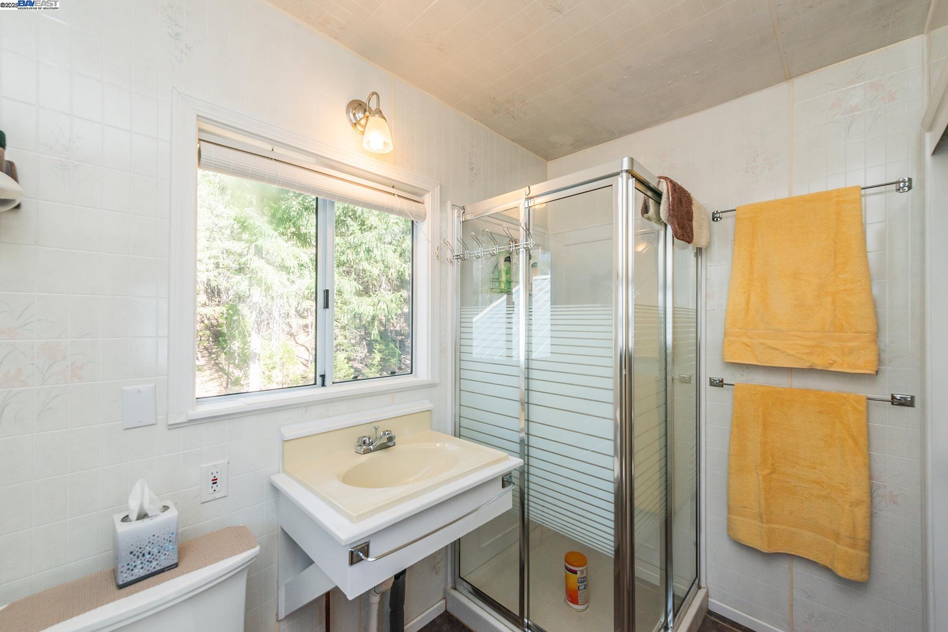 Detail Gallery Image 33 of 58 For 8341 East Side Rd, Trinity Center,  CA 96091 - 3 Beds | 3 Baths