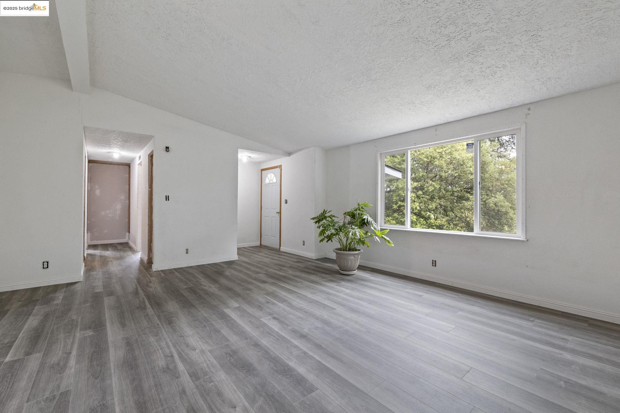 Detail Gallery Image 3 of 28 For 20580 Bay Meadows Dr, Sonora,  CA 95370 - 3 Beds | 2 Baths