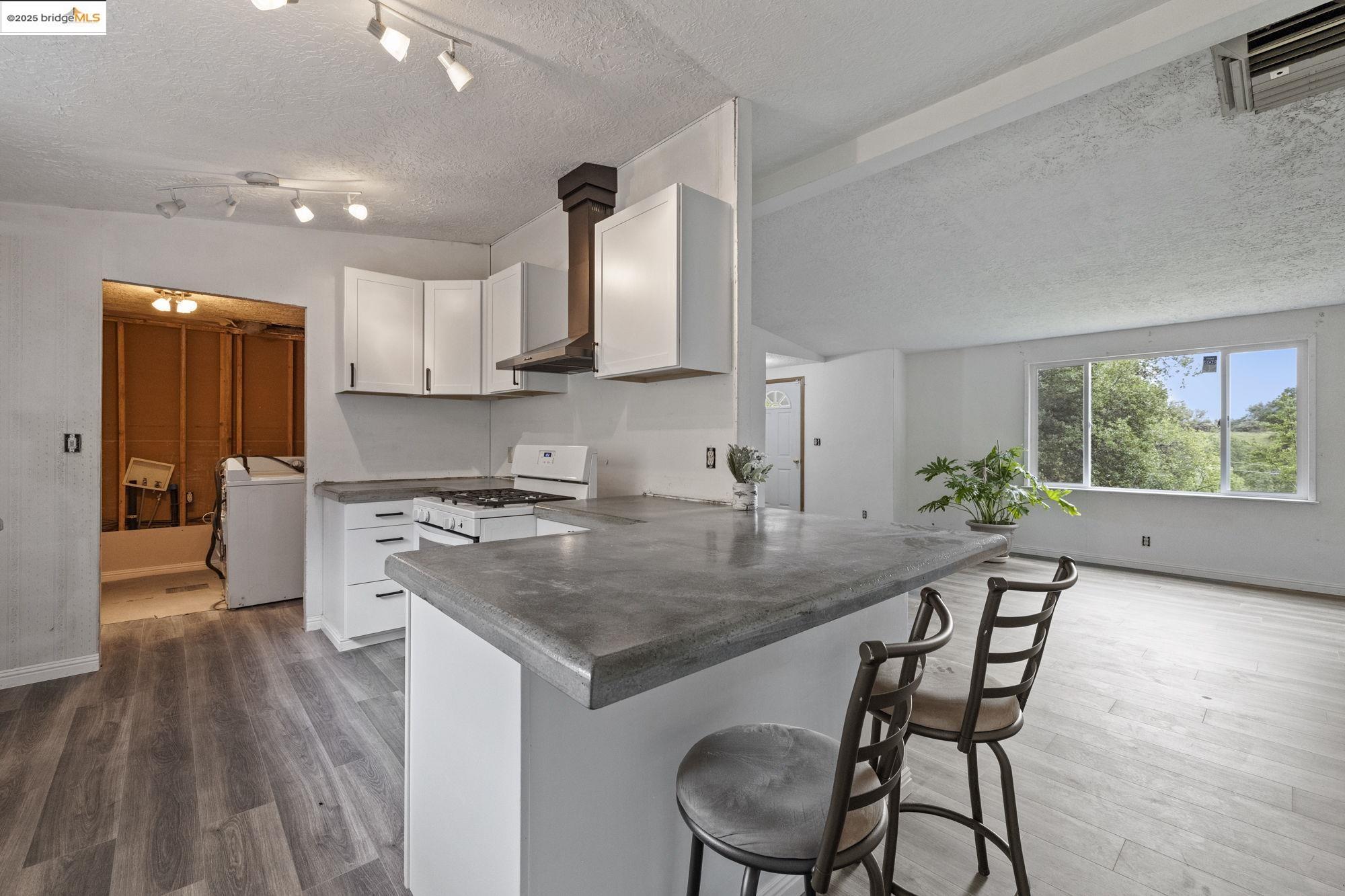 Detail Gallery Image 9 of 28 For 20580 Bay Meadows Dr, Sonora,  CA 95370 - 3 Beds | 2 Baths