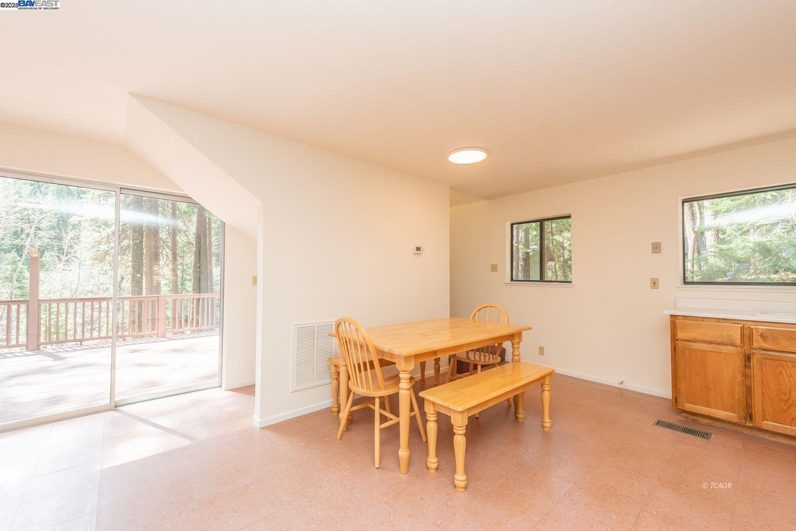 Detail Gallery Image 12 of 48 For 121 Mountain Aire Ln, Trinity Center,  CA 96091 - 2 Beds | 1 Baths