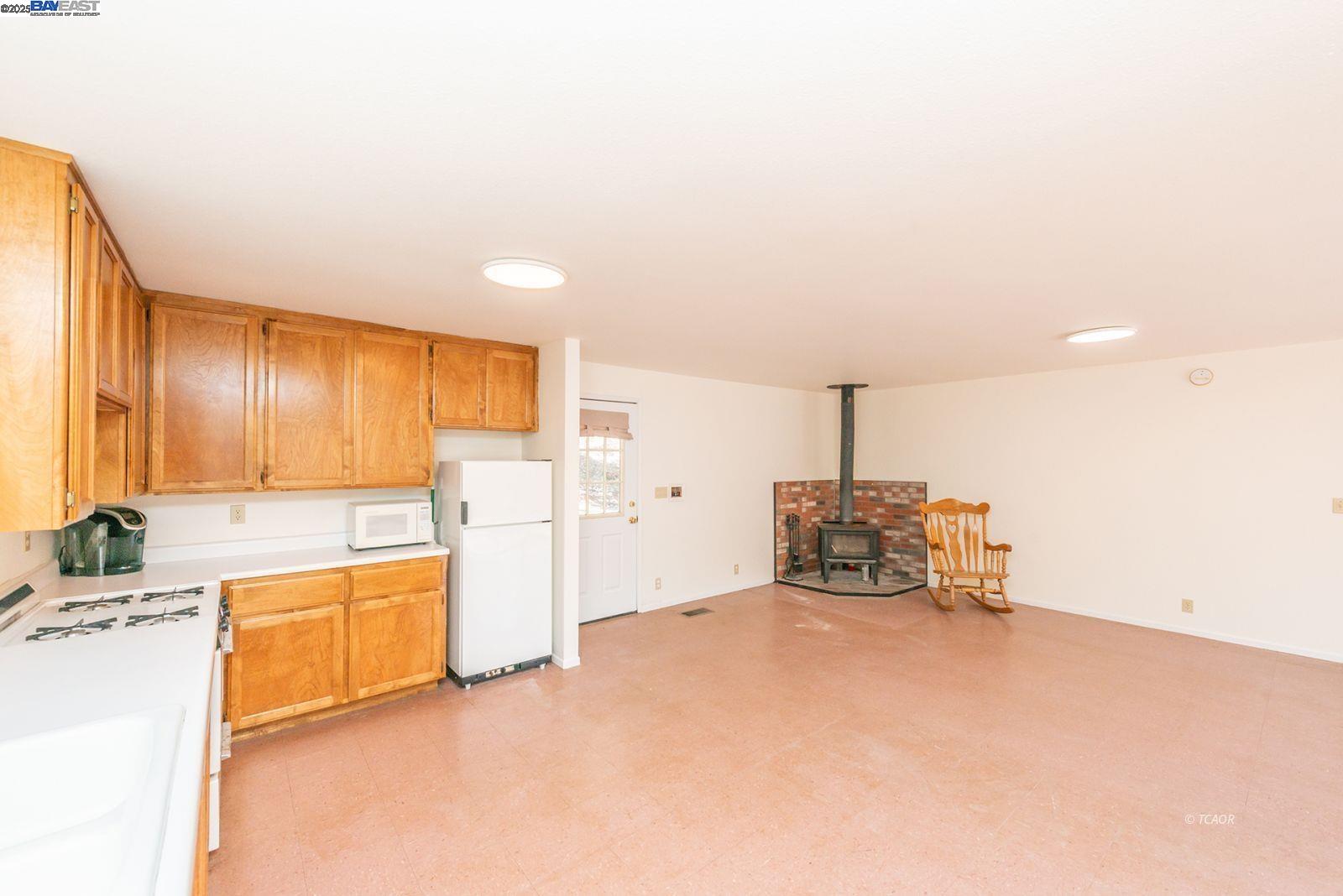Detail Gallery Image 13 of 48 For 121 Mountain Aire Ln, Trinity Center,  CA 96091 - 2 Beds | 1 Baths