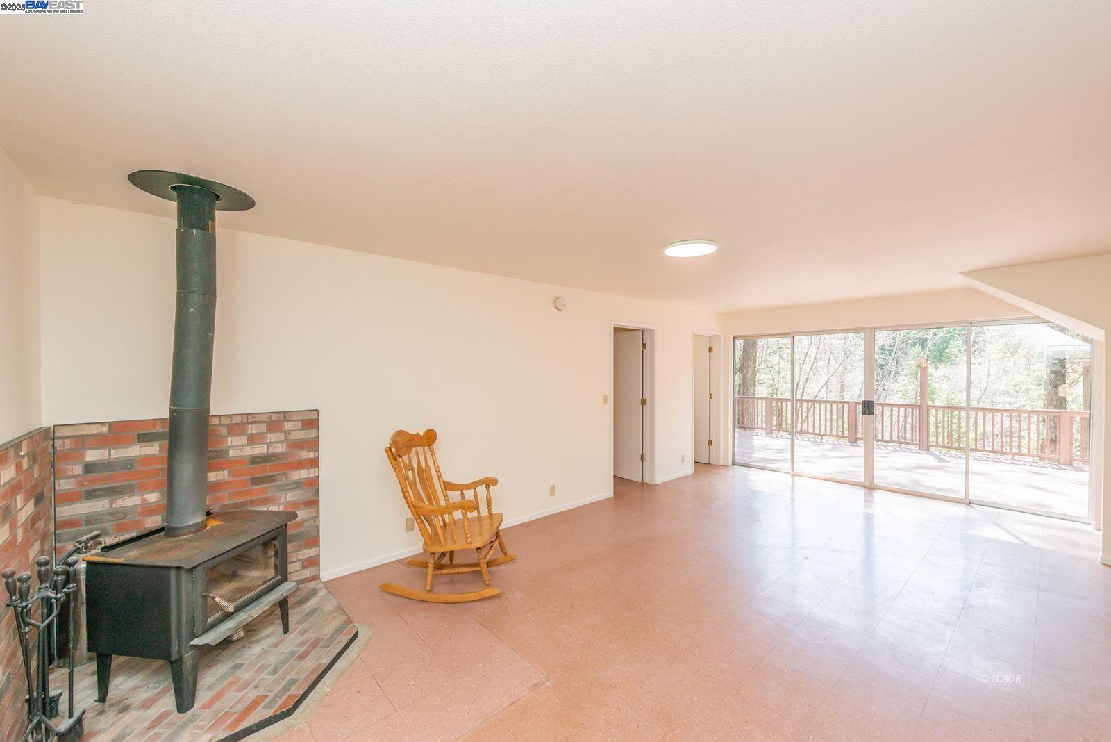 Detail Gallery Image 14 of 48 For 121 Mountain Aire Ln, Trinity Center,  CA 96091 - 2 Beds | 1 Baths