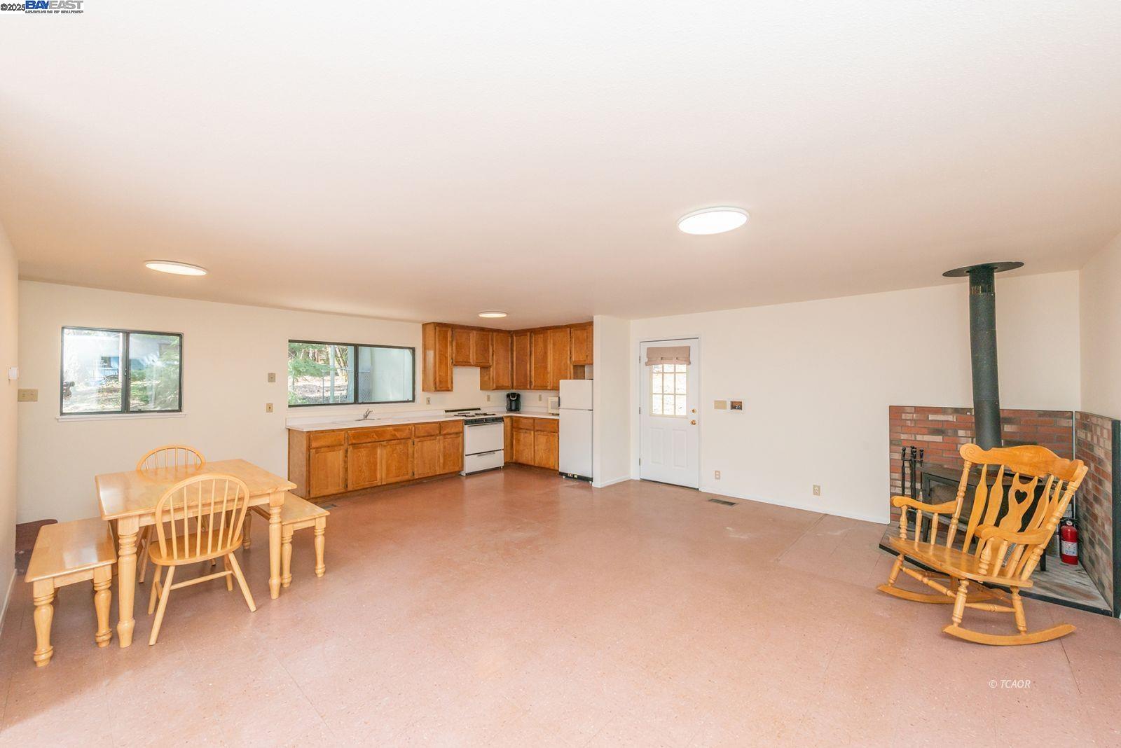Detail Gallery Image 16 of 48 For 121 Mountain Aire Ln, Trinity Center,  CA 96091 - 2 Beds | 1 Baths