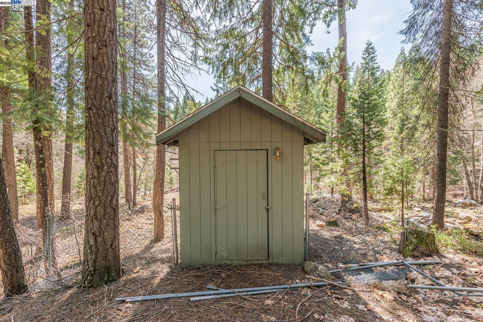 Detail Gallery Image 40 of 48 For 121 Mountain Aire Ln, Trinity Center,  CA 96091 - 2 Beds | 1 Baths