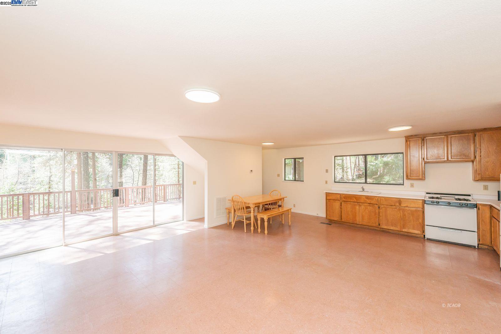 Detail Gallery Image 6 of 48 For 121 Mountain Aire Ln, Trinity Center,  CA 96091 - 2 Beds | 1 Baths