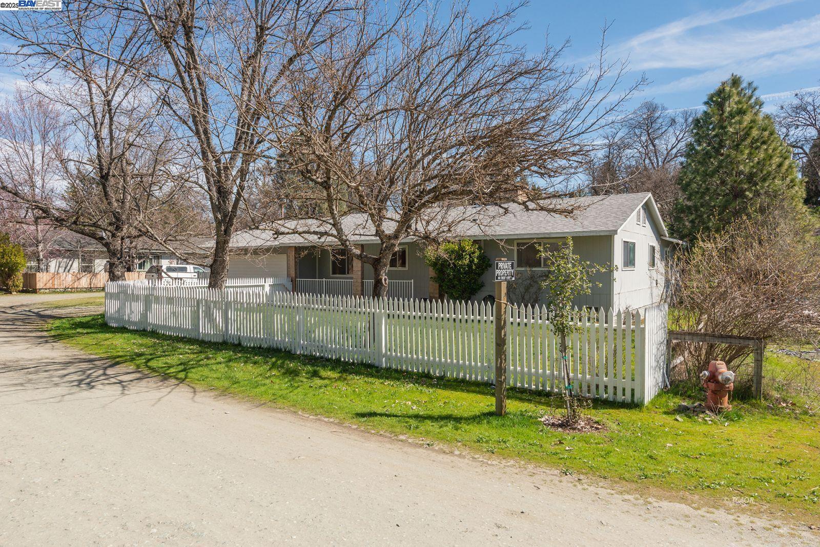 Detail Gallery Image 2 of 50 For 170 Lower Mill St., Weaverville,  CA 96093 - 4 Beds | 2 Baths