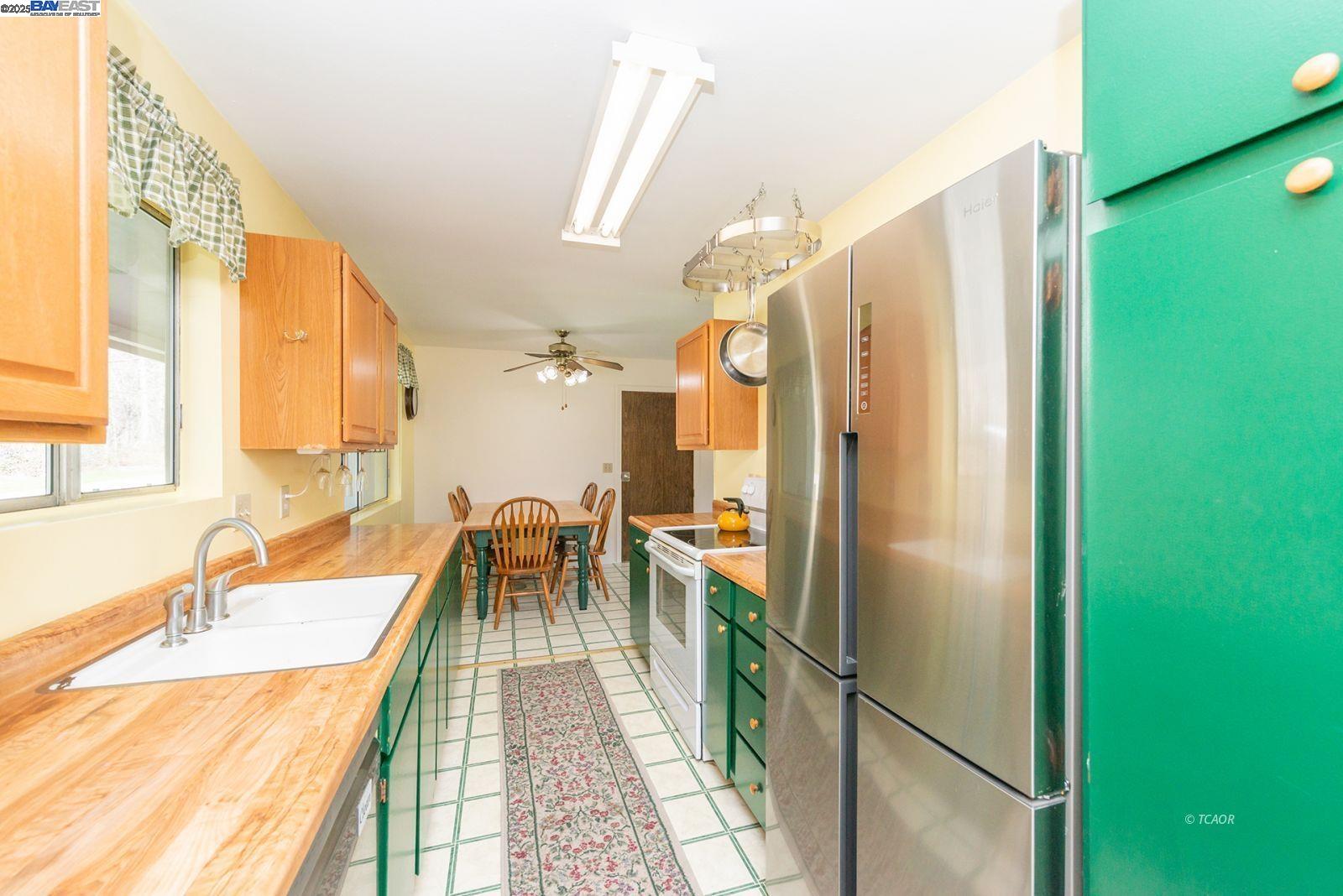Detail Gallery Image 11 of 50 For 170 Lower Mill St., Weaverville,  CA 96093 - 4 Beds | 2 Baths
