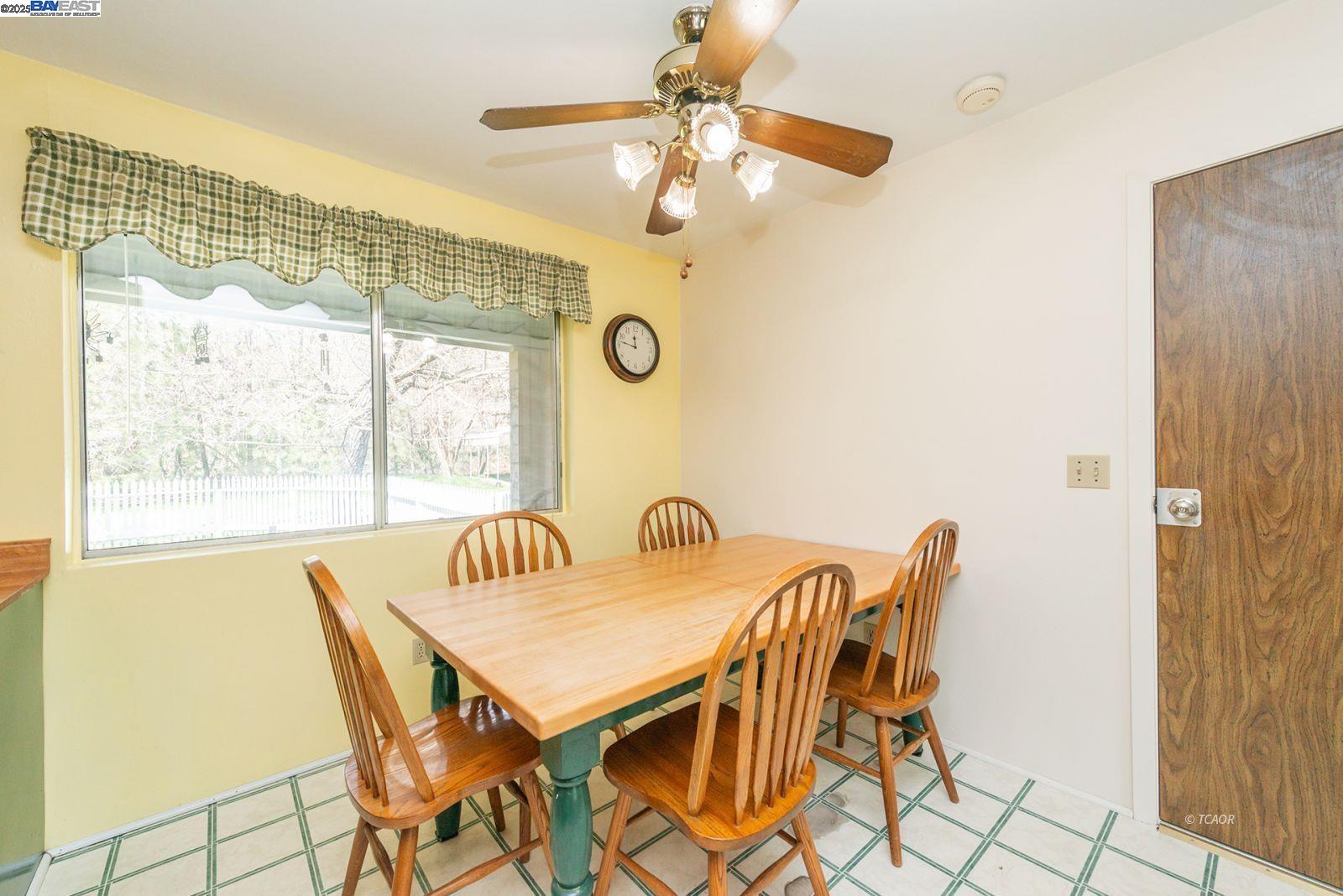 Detail Gallery Image 7 of 50 For 170 Lower Mill St., Weaverville,  CA 96093 - 4 Beds | 2 Baths