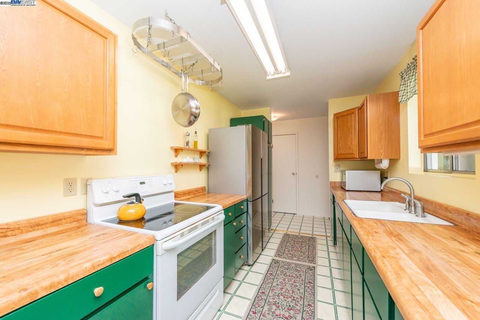 Detail Gallery Image 10 of 50 For 170 Lower Mill St., Weaverville,  CA 96093 - 4 Beds | 2 Baths