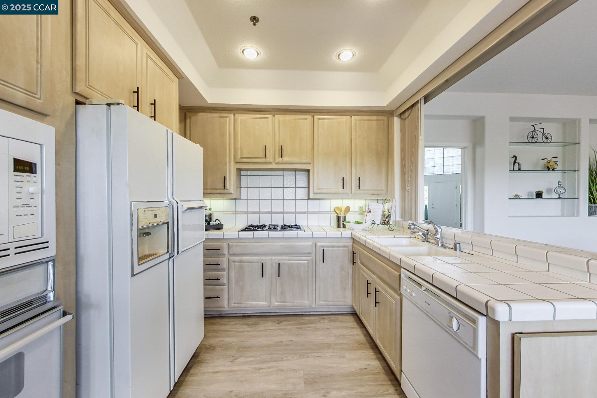 Detail Gallery Image 12 of 55 For 19 S Newport Dr, Napa,  CA 94559 - 4 Beds | 2/1 Baths