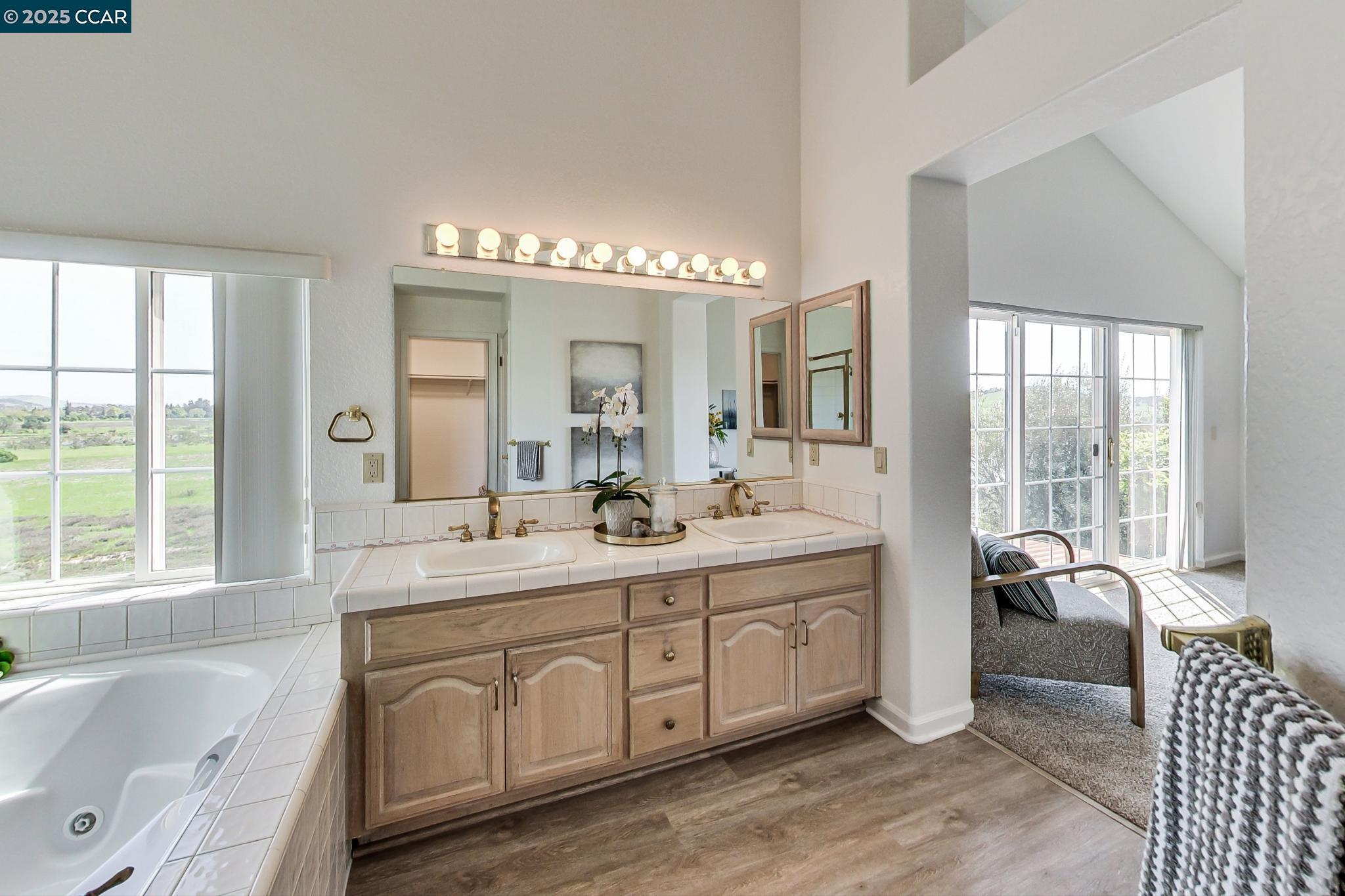 Detail Gallery Image 28 of 55 For 19 S Newport Dr, Napa,  CA 94559 - 4 Beds | 2/1 Baths