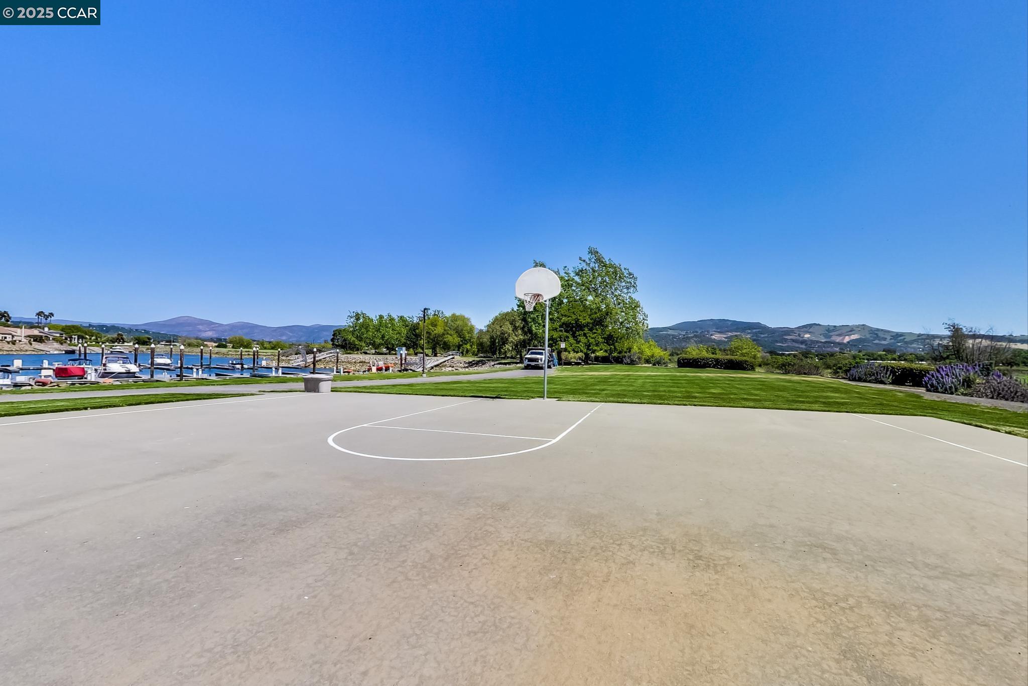 Detail Gallery Image 49 of 55 For 19 S Newport Dr, Napa,  CA 94559 - 4 Beds | 2/1 Baths