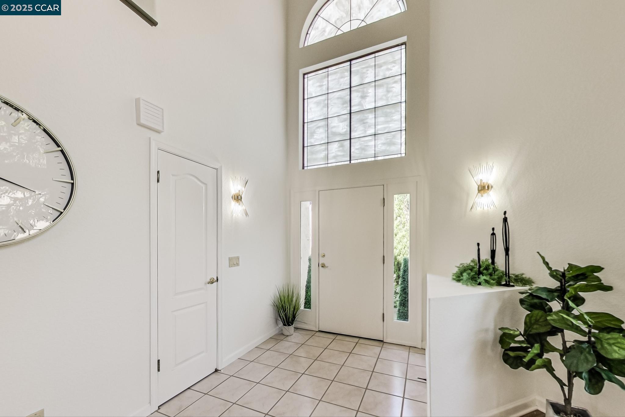 Detail Gallery Image 4 of 55 For 19 S Newport Dr, Napa,  CA 94559 - 4 Beds | 2/1 Baths