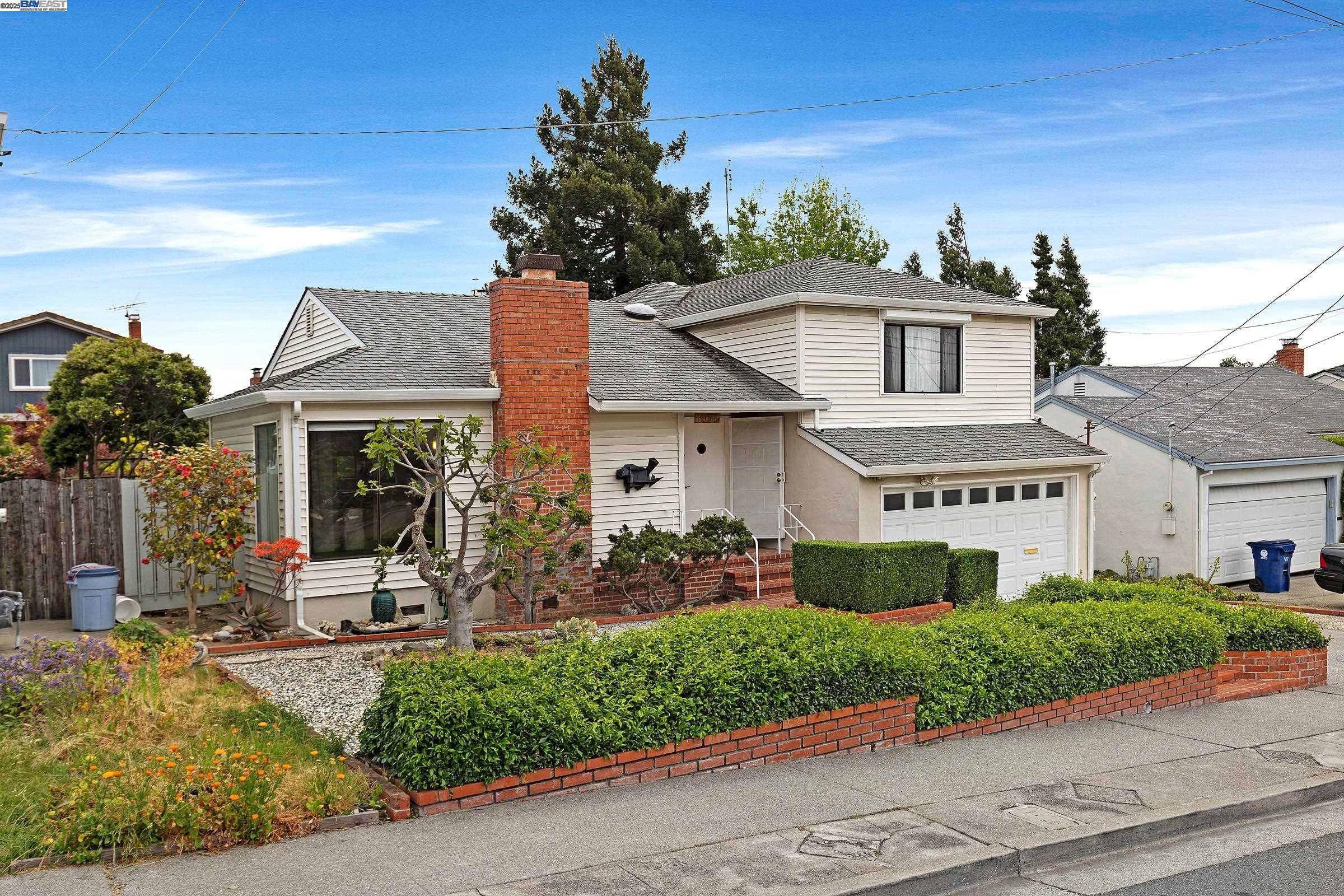 Detail Gallery Image 1 of 1 For 19066 Gliddon St, Castro Valley,  CA 94546 - 3 Beds | 2 Baths