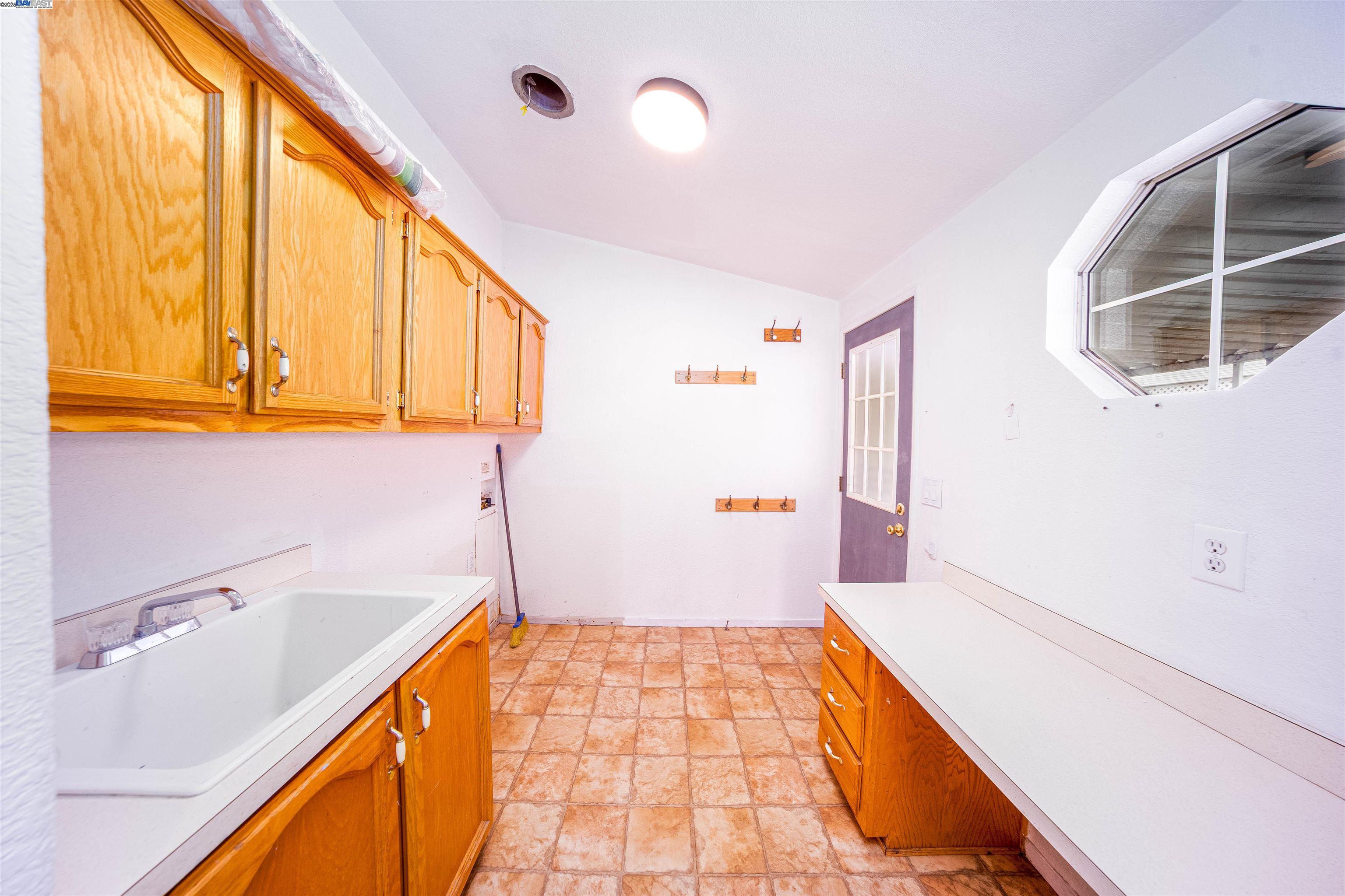Detail Gallery Image 18 of 27 For 120 Dixon Landing Rd Spc 25,  Milpitas,  CA 95035 - 3 Beds | 2 Baths