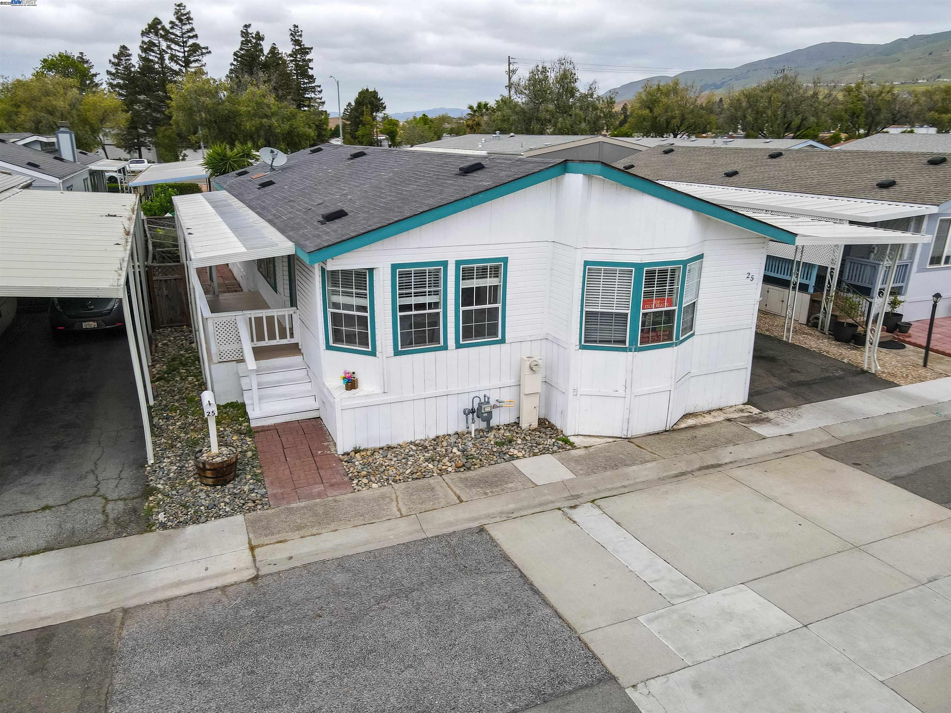Detail Gallery Image 4 of 27 For 120 Dixon Landing Rd Spc 25,  Milpitas,  CA 95035 - 3 Beds | 2 Baths