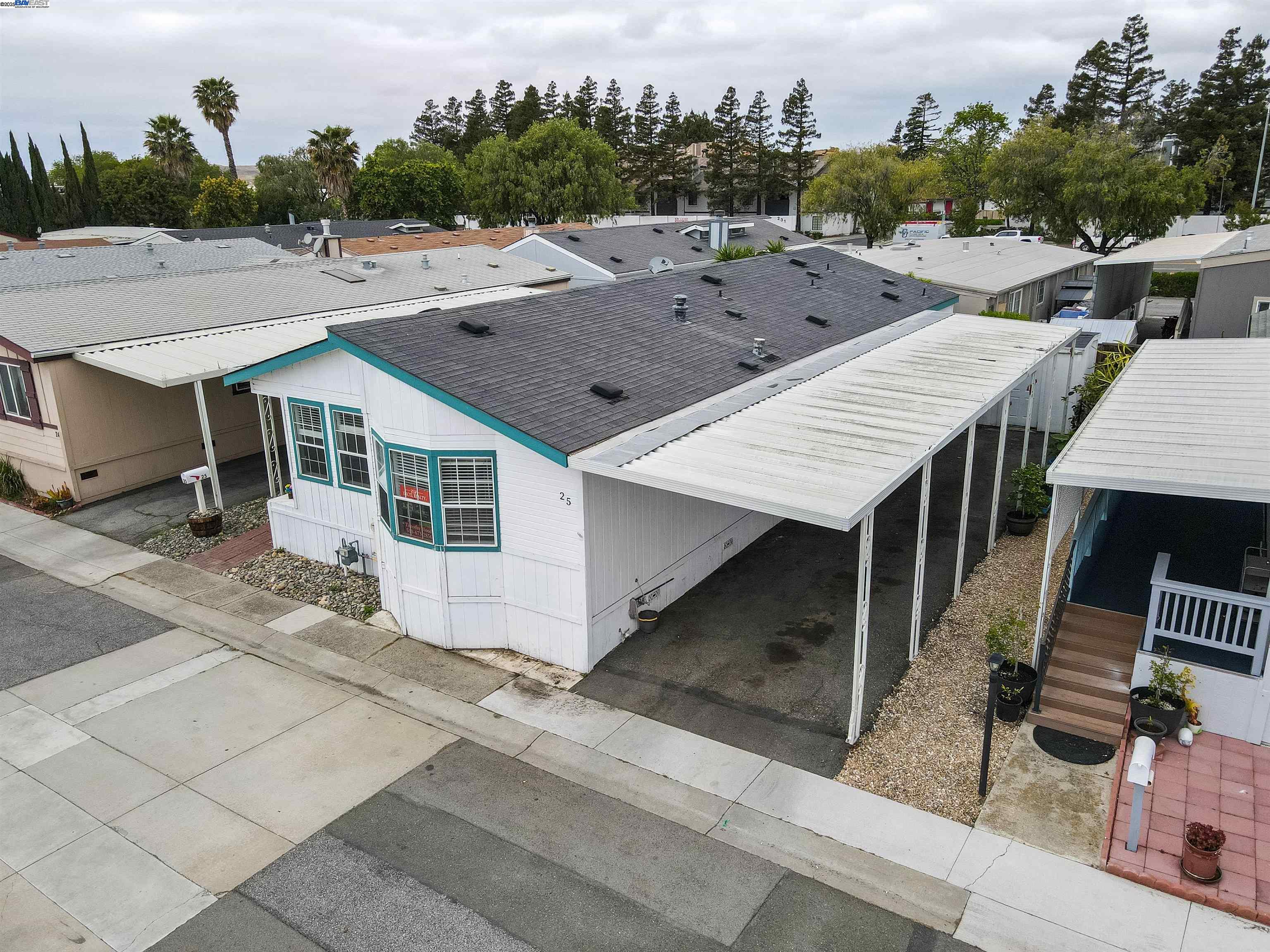 Detail Gallery Image 5 of 27 For 120 Dixon Landing Rd Spc 25,  Milpitas,  CA 95035 - 3 Beds | 2 Baths