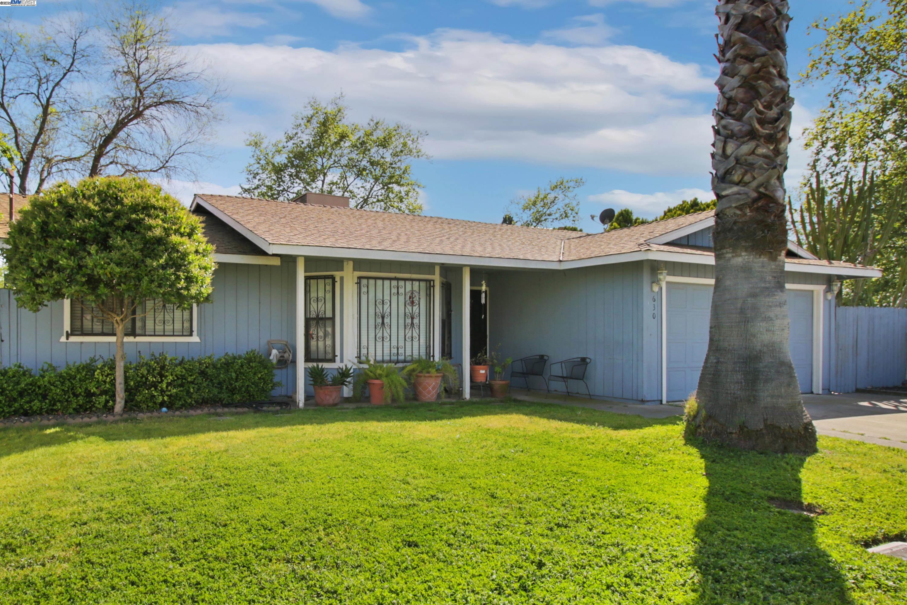 Detail Gallery Image 2 of 34 For 630 Jessie Ave, Sacramento,  CA 95838 - 6 Beds | 4 Baths
