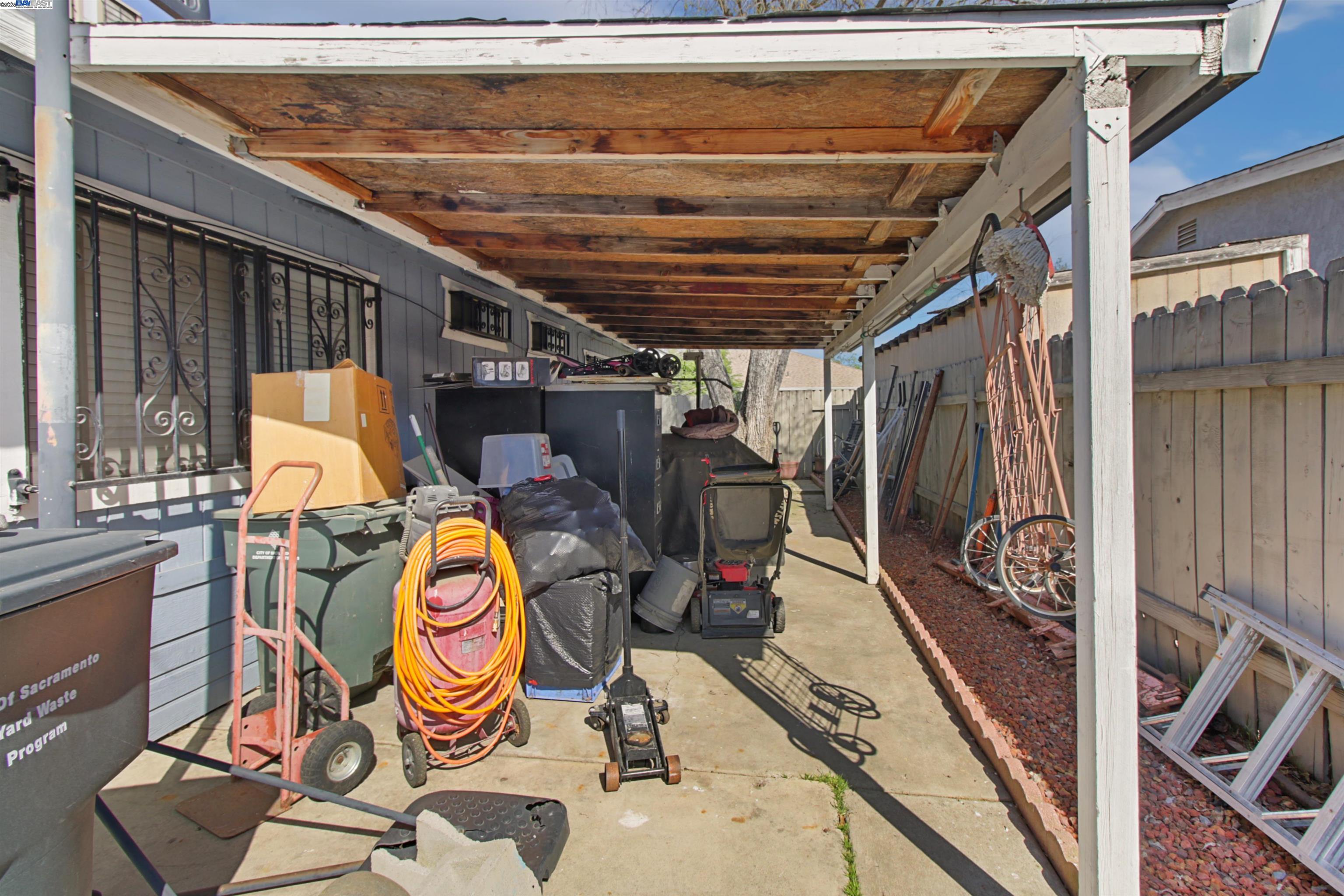 Detail Gallery Image 11 of 34 For 630 Jessie Ave, Sacramento,  CA 95838 - 6 Beds | 4 Baths