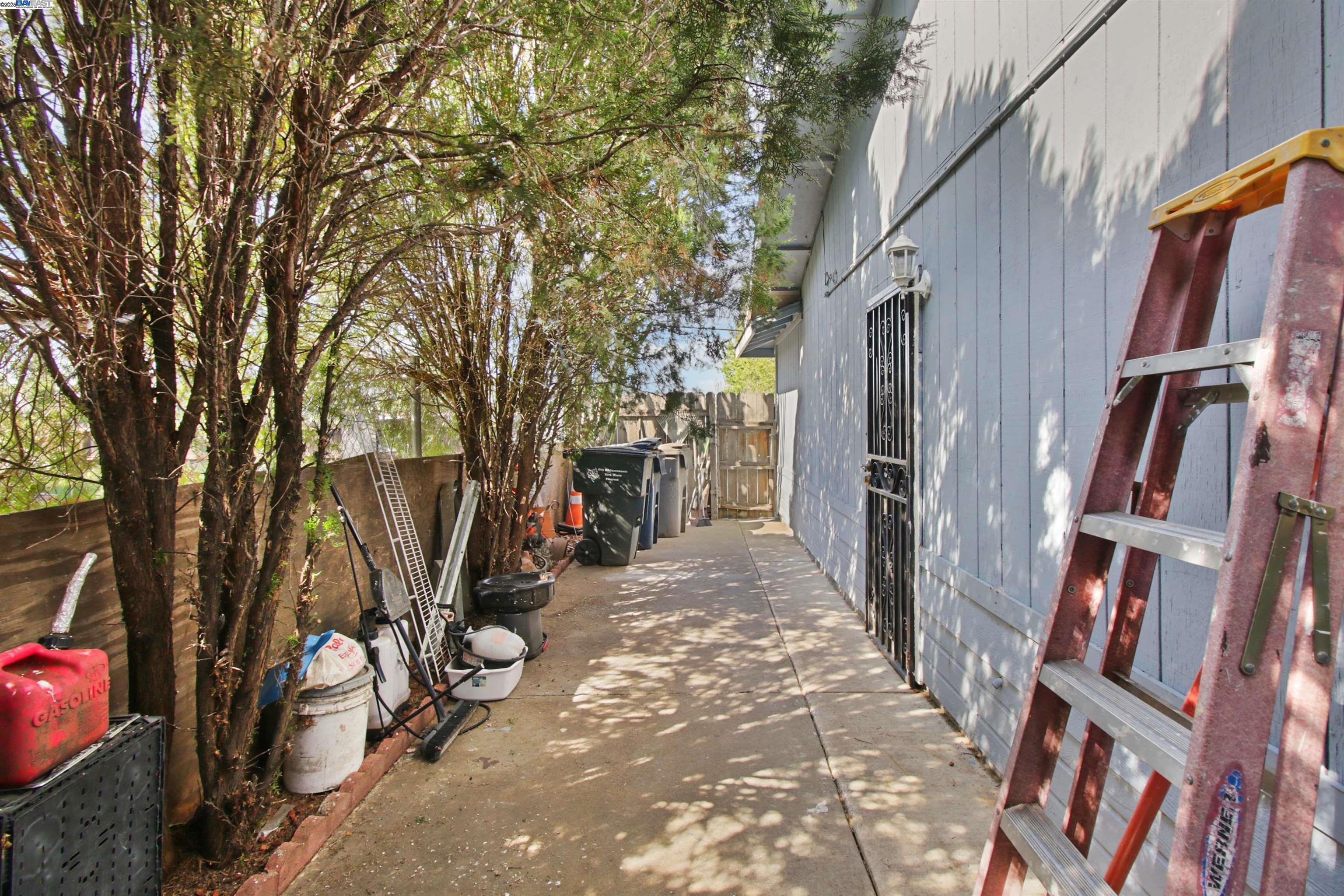 Detail Gallery Image 12 of 34 For 630 Jessie Ave, Sacramento,  CA 95838 - 6 Beds | 4 Baths