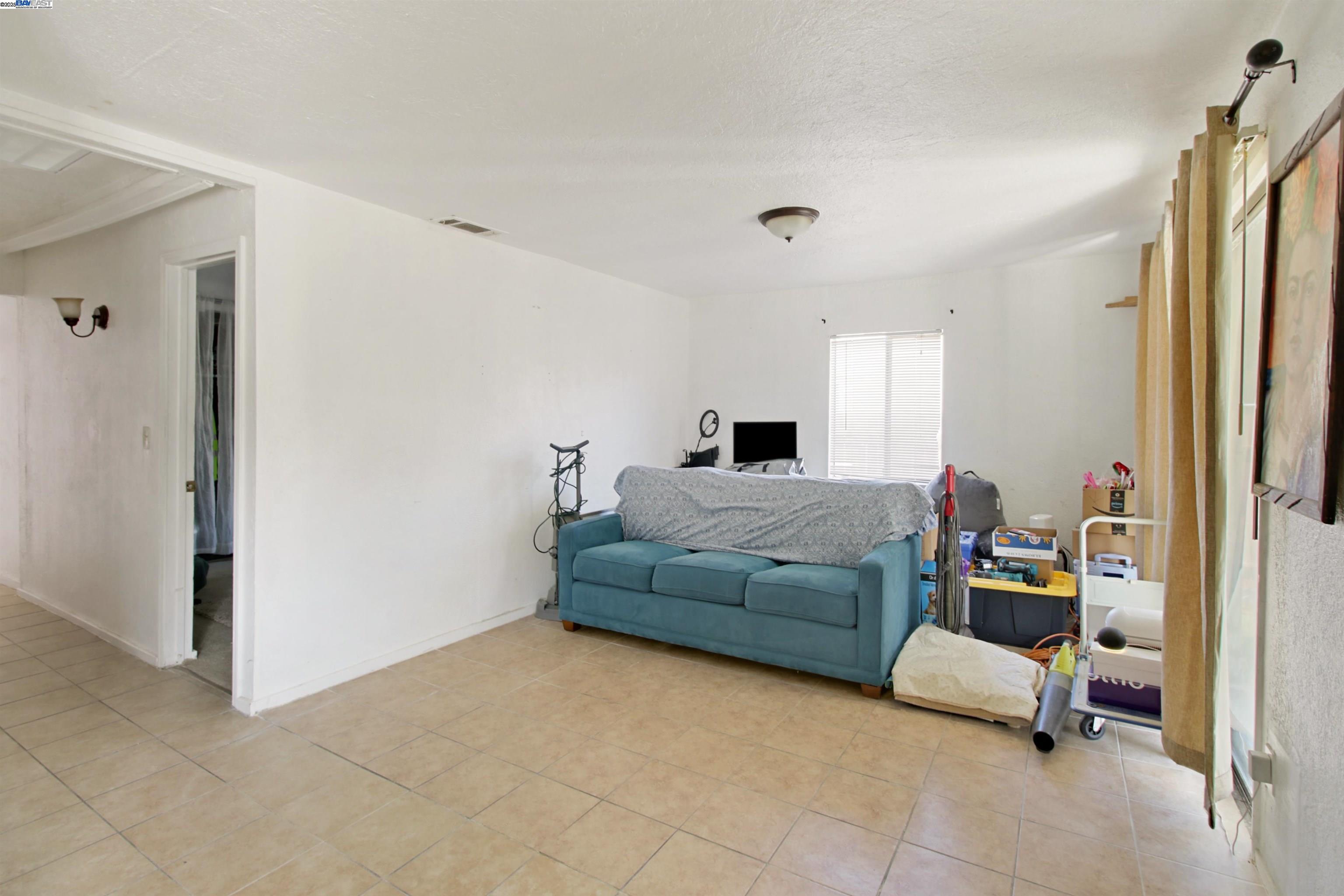 Detail Gallery Image 15 of 34 For 630 Jessie Ave, Sacramento,  CA 95838 - 6 Beds | 4 Baths