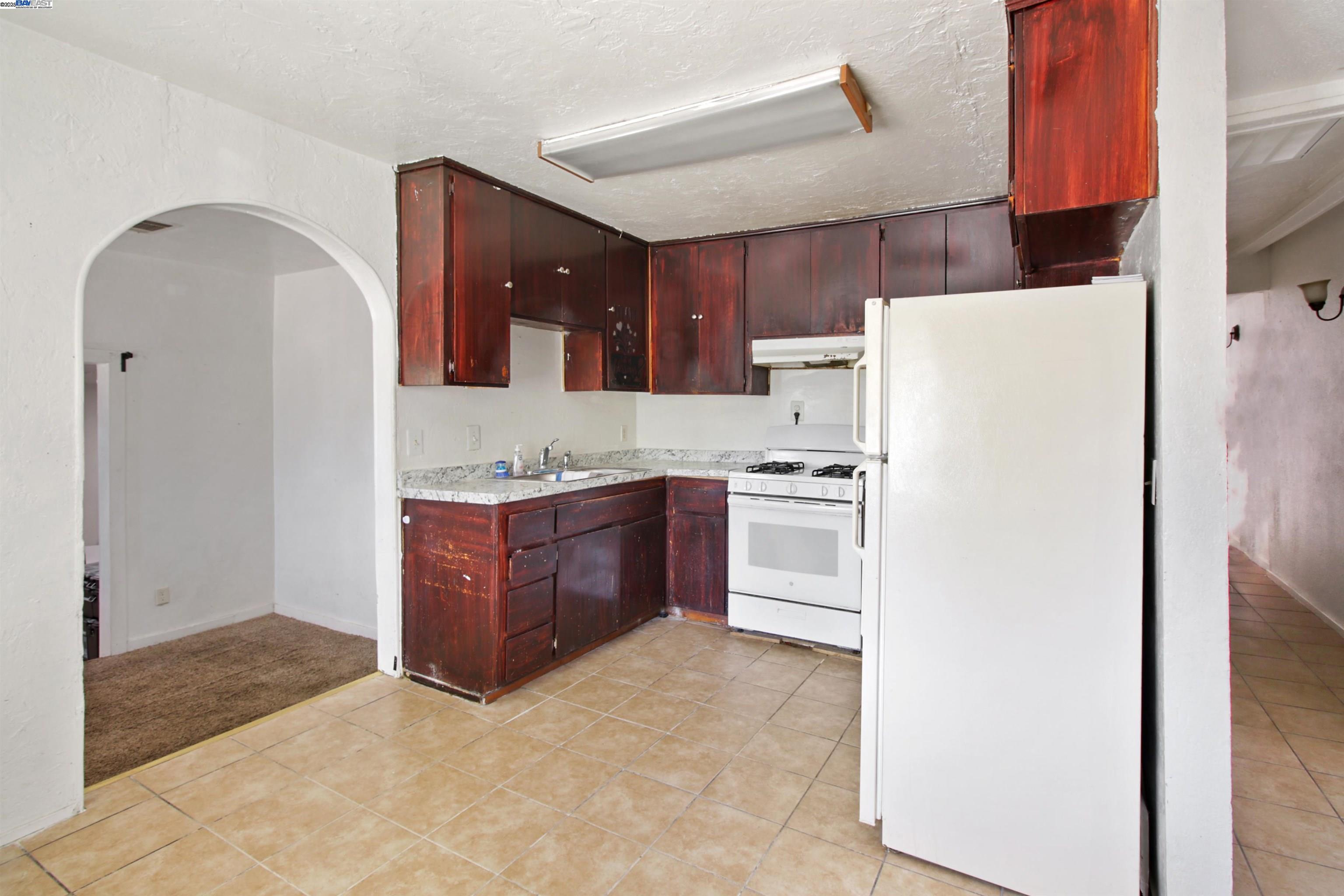 Detail Gallery Image 16 of 34 For 630 Jessie Ave, Sacramento,  CA 95838 - 6 Beds | 4 Baths